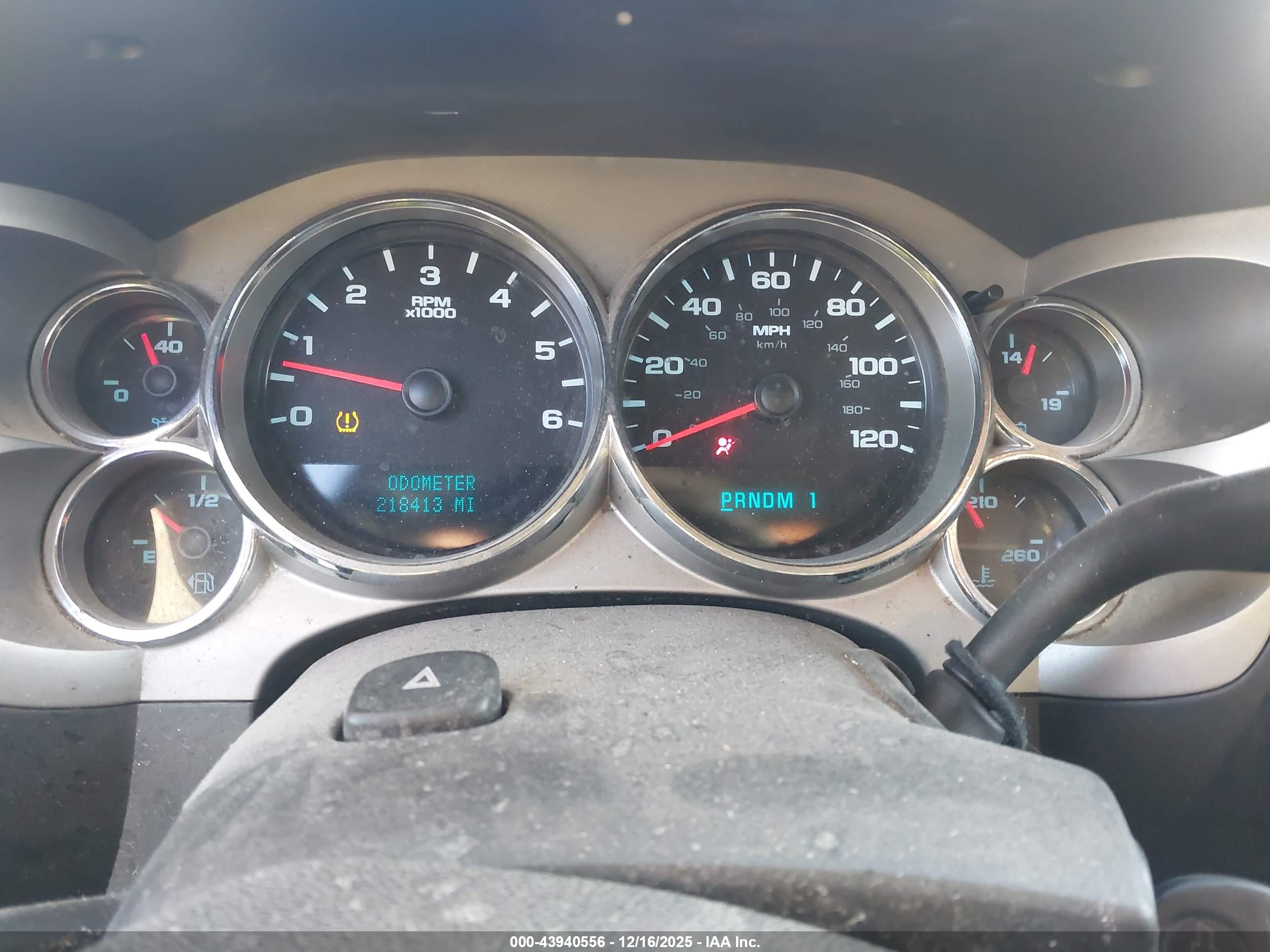 CHEVROLET SILVERADO image 7