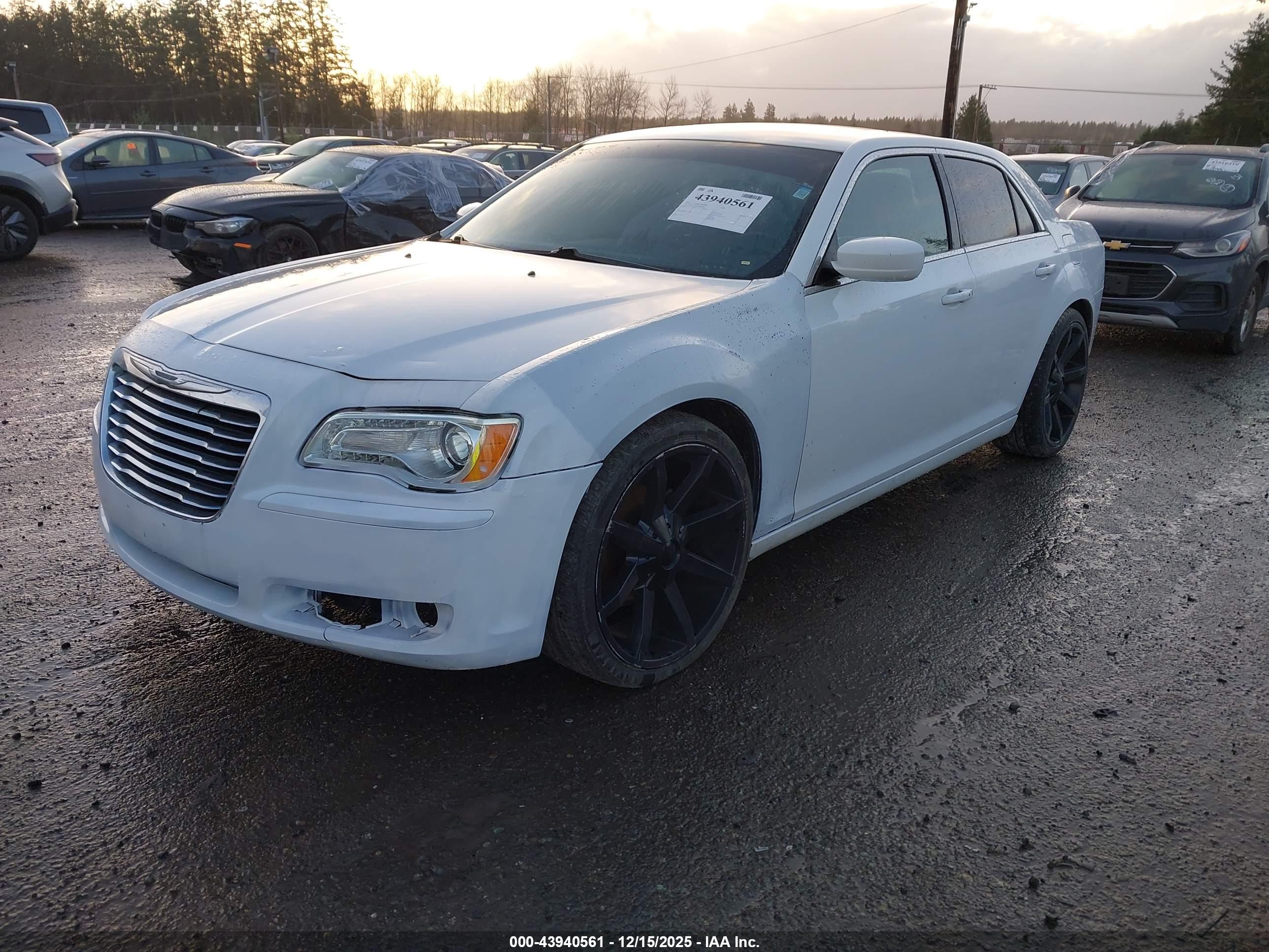 CHRYSLER 300 image 2