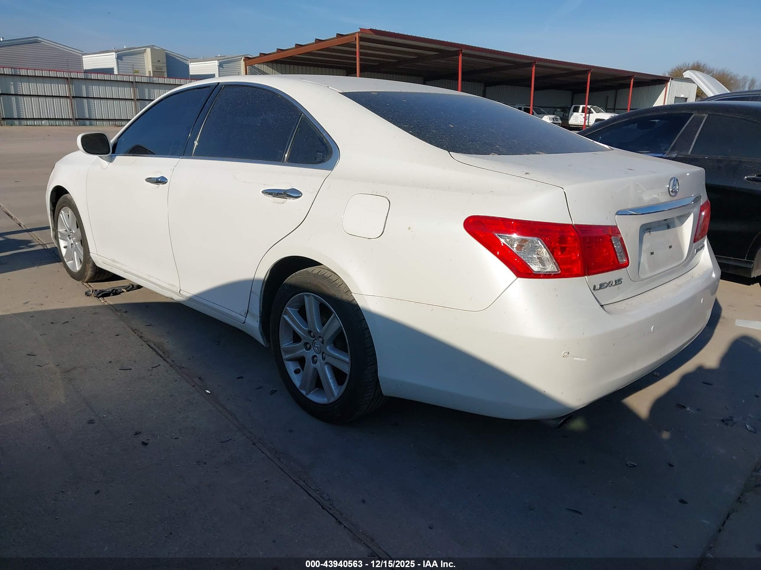 LEXUS ES image 3