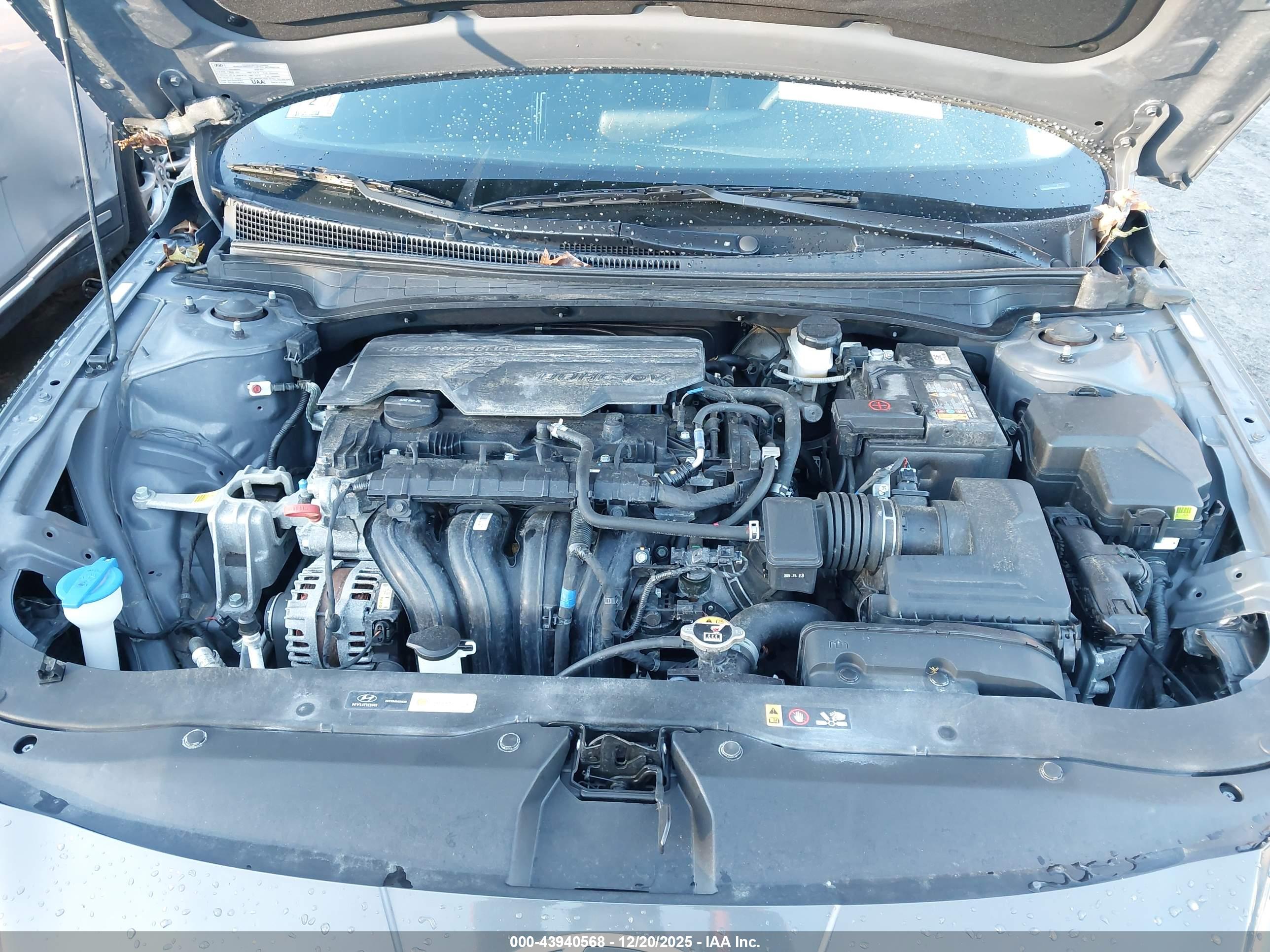 HYUNDAI ELANTRA image 10