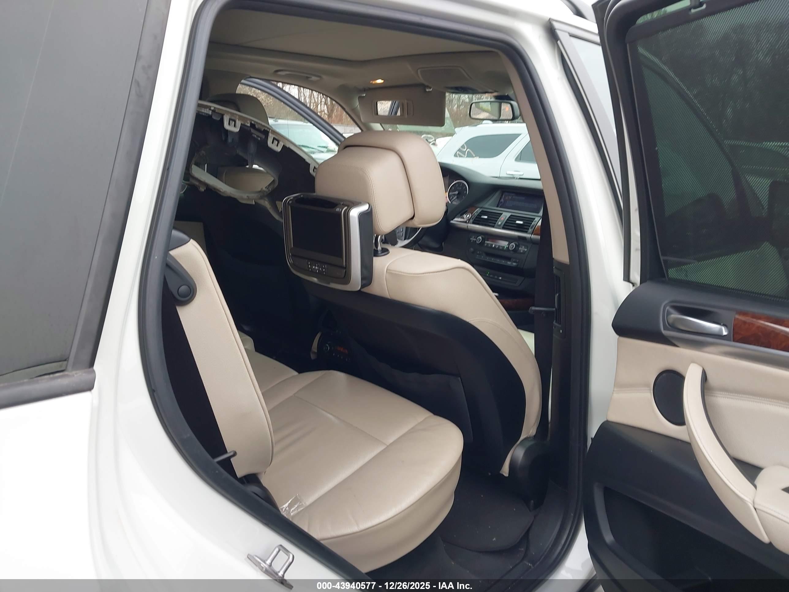 BMW X5 image 8