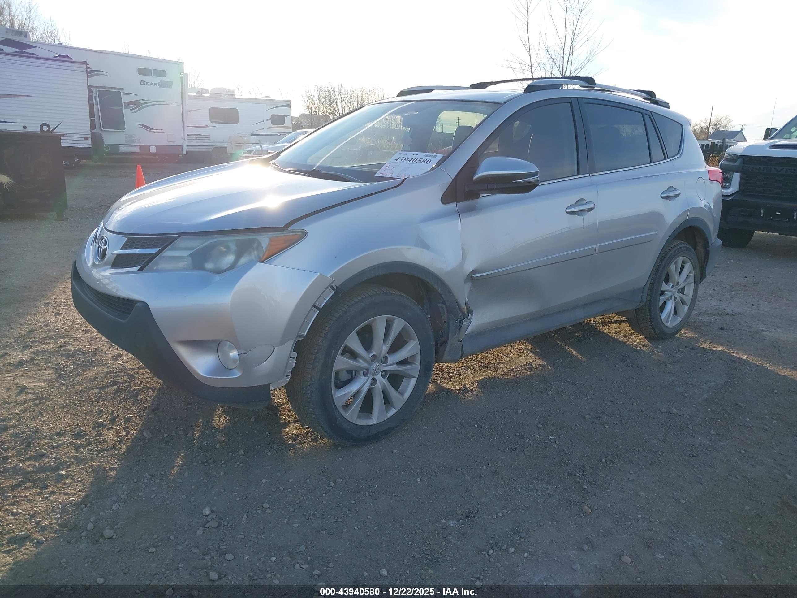 TOYOTA RAV4 image 2