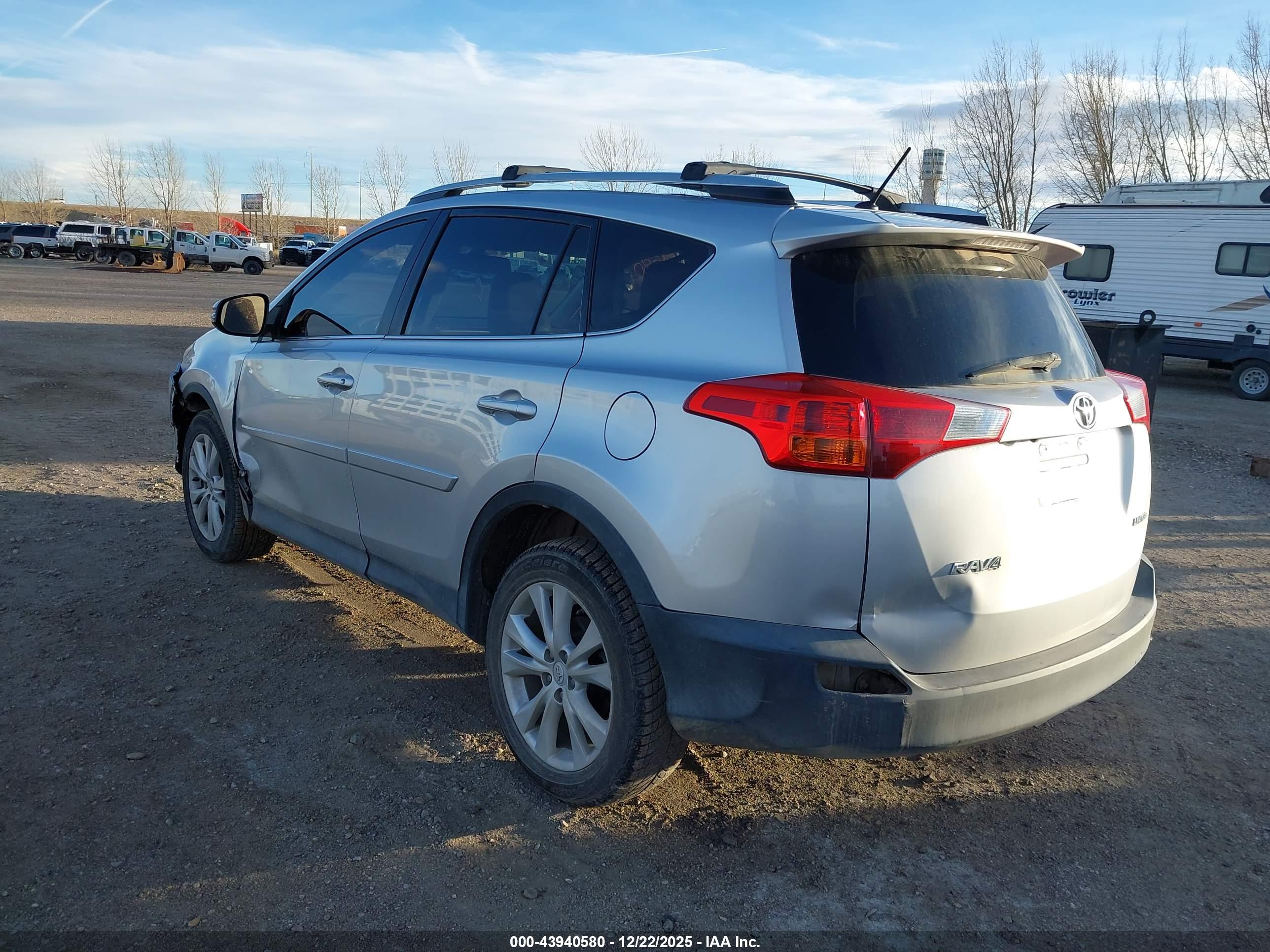 TOYOTA RAV4 image 3