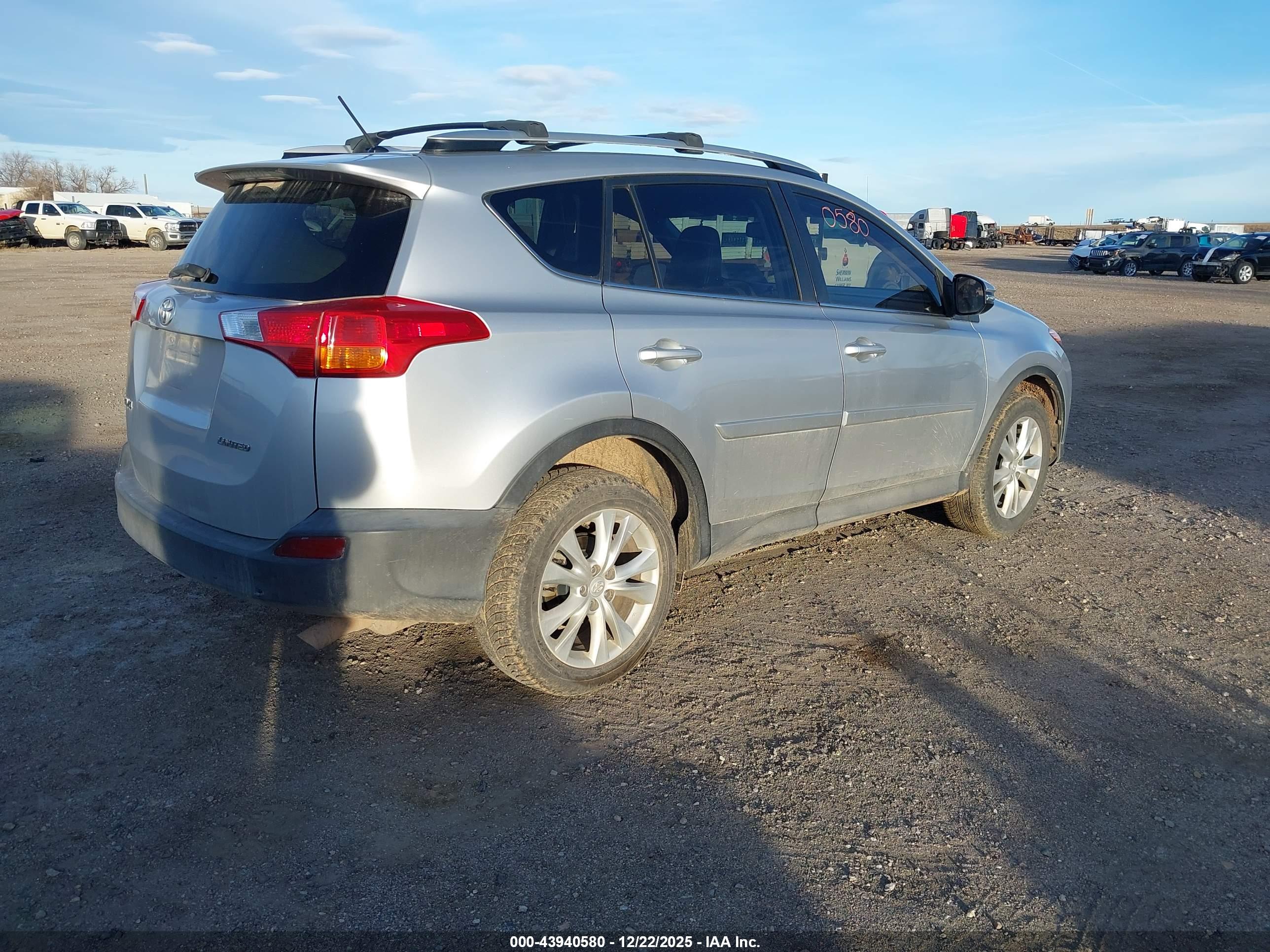 TOYOTA RAV4 image 4