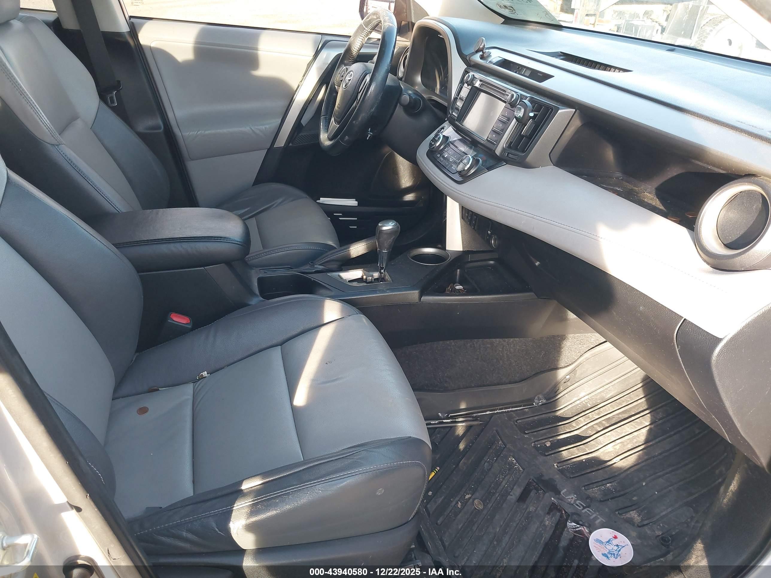 TOYOTA RAV4 image 5