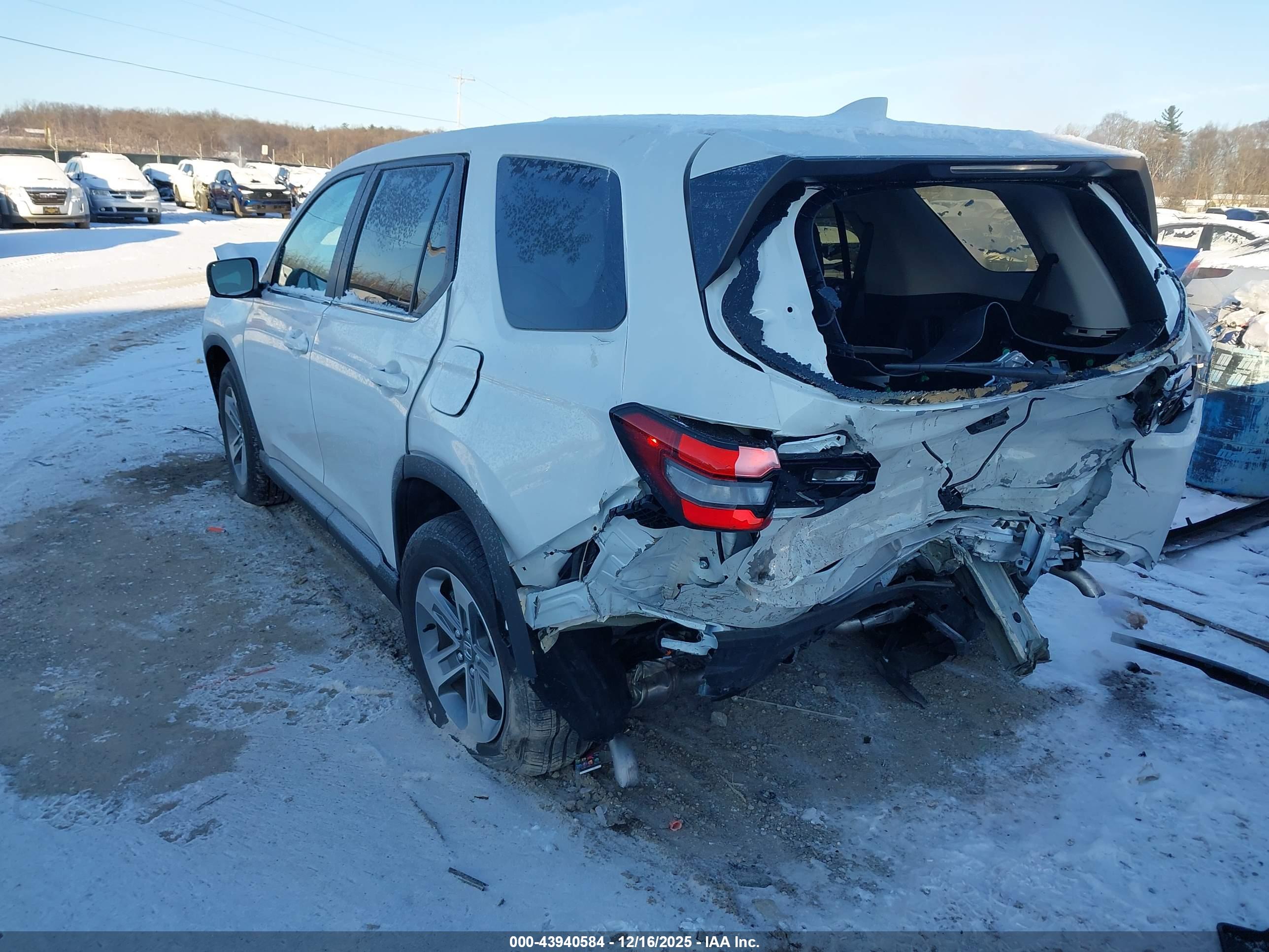 HONDA PILOT image 3