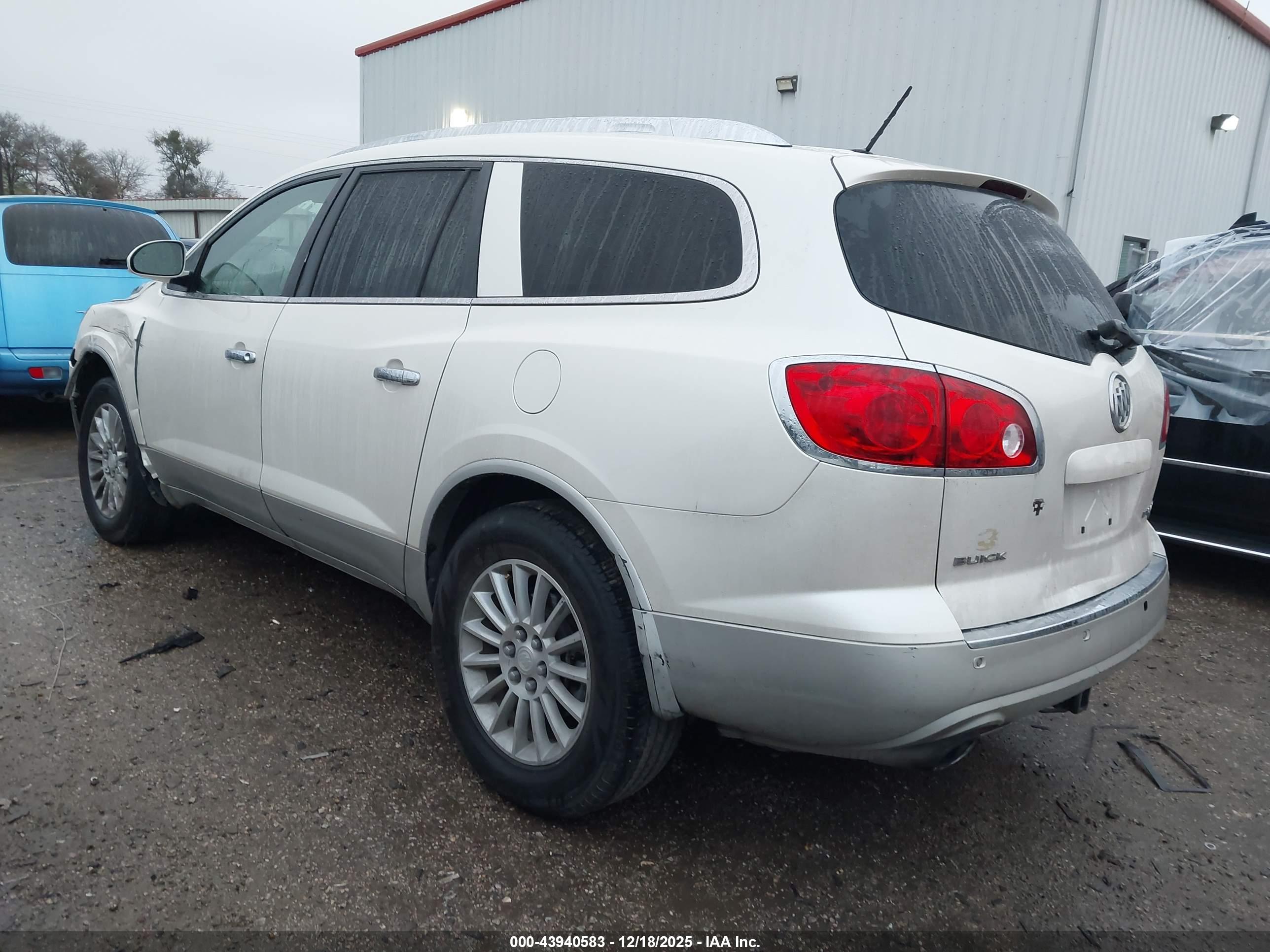 BUICK ENCLAVE image 3