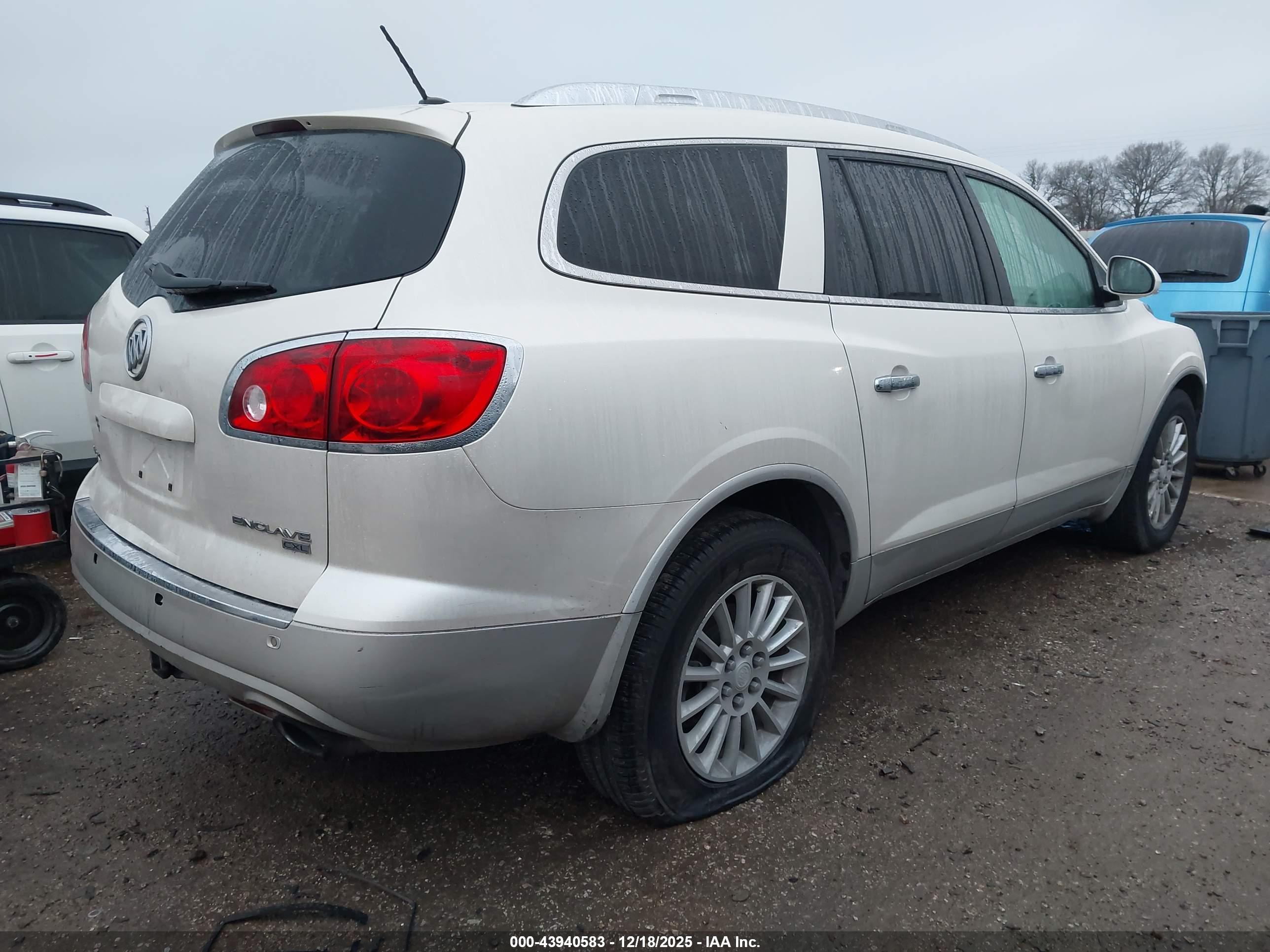 BUICK ENCLAVE image 4