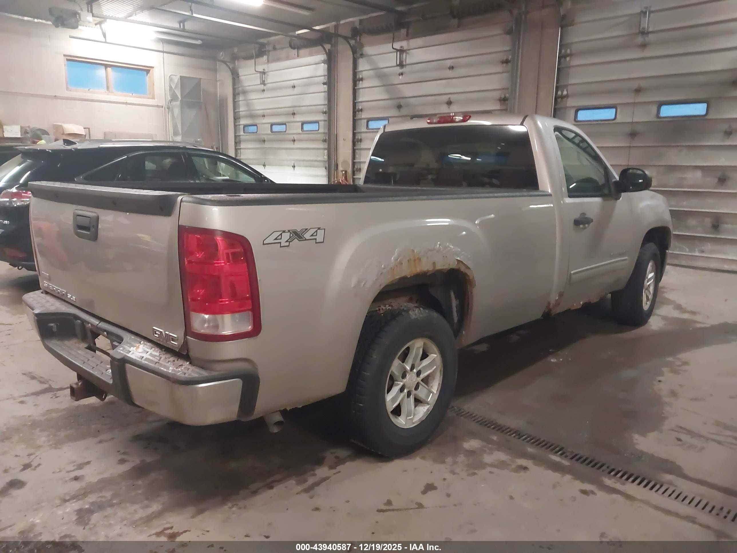 GMC SIERRA image 4