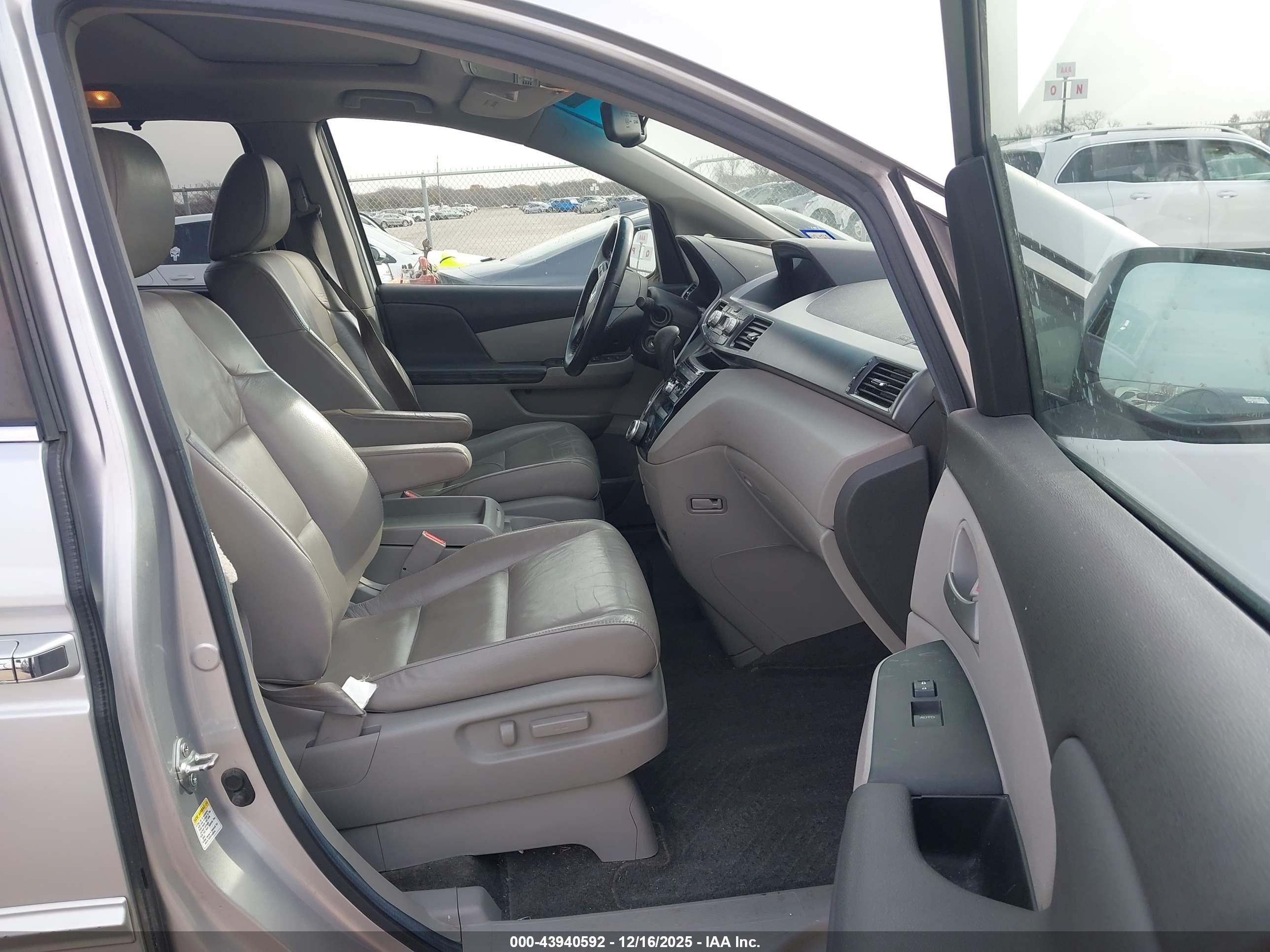 HONDA ODYSSEY image 5