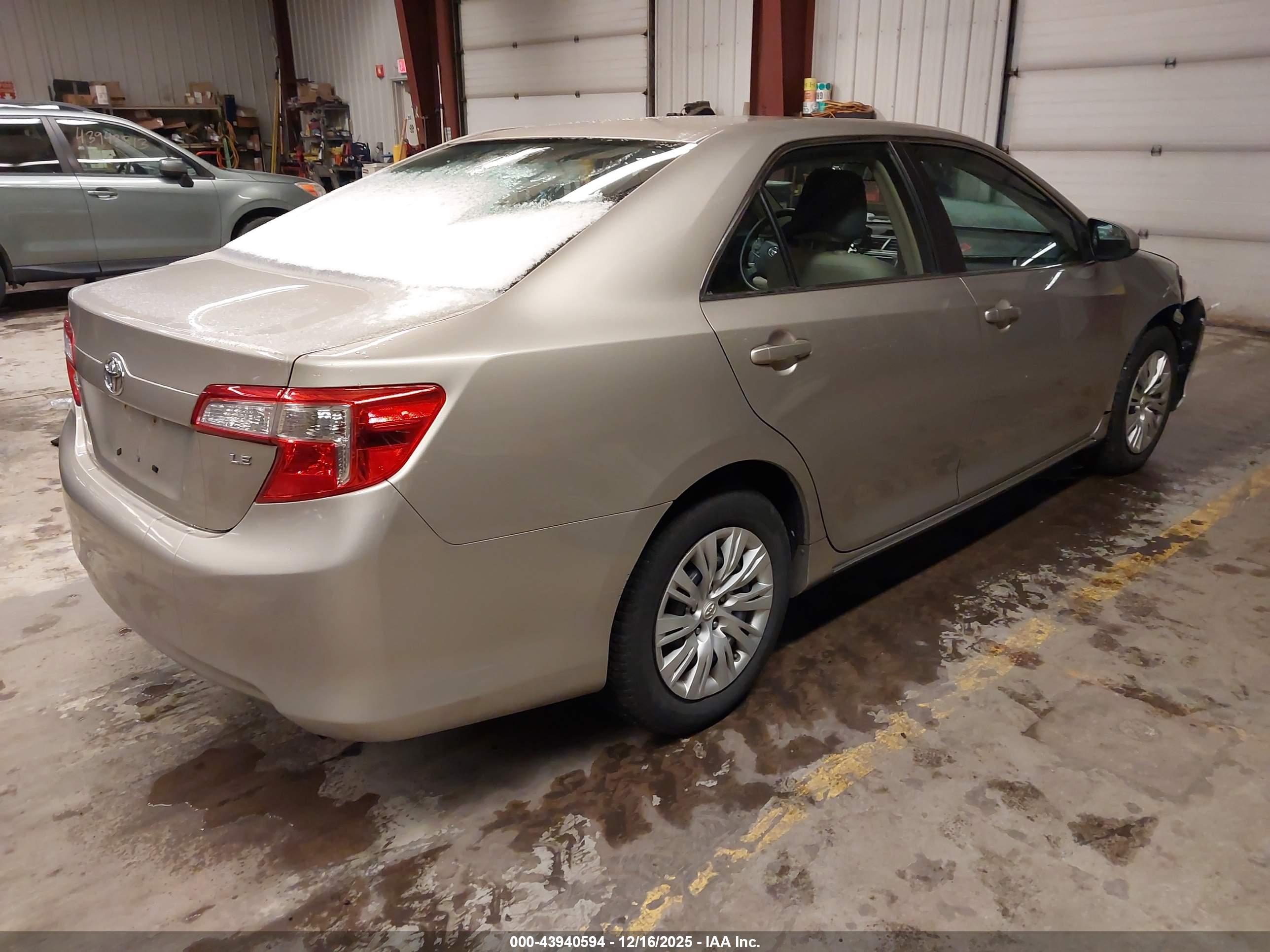 TOYOTA CAMRY image 4