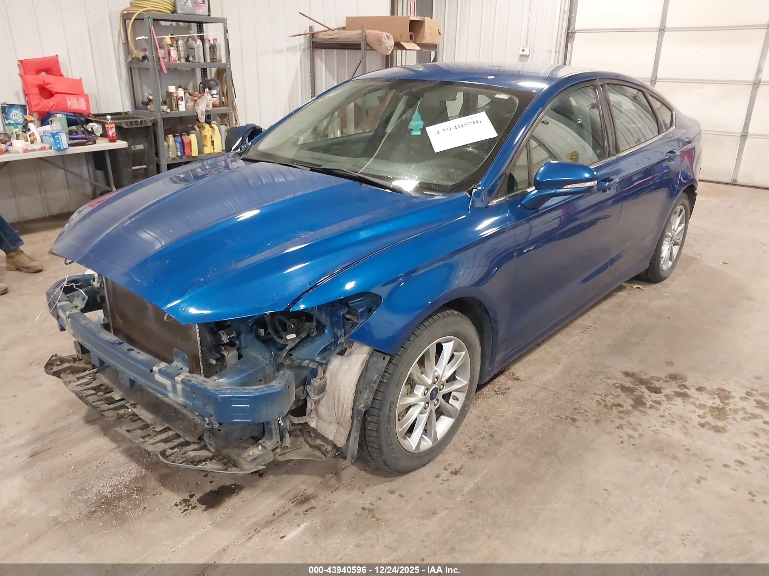 FORD FUSION image 2