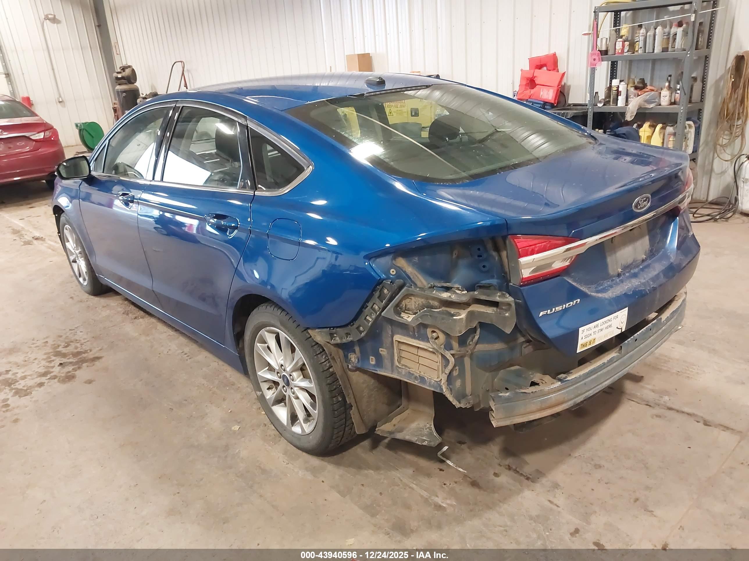 FORD FUSION image 3