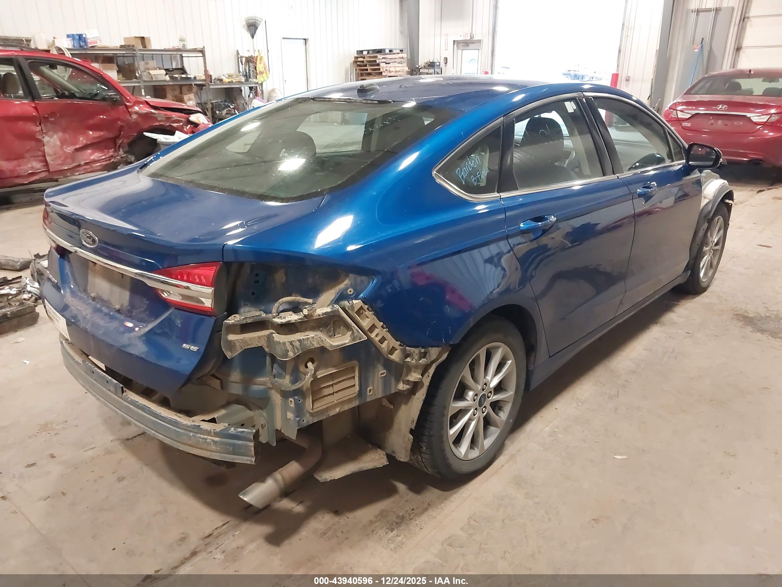 FORD FUSION image 4