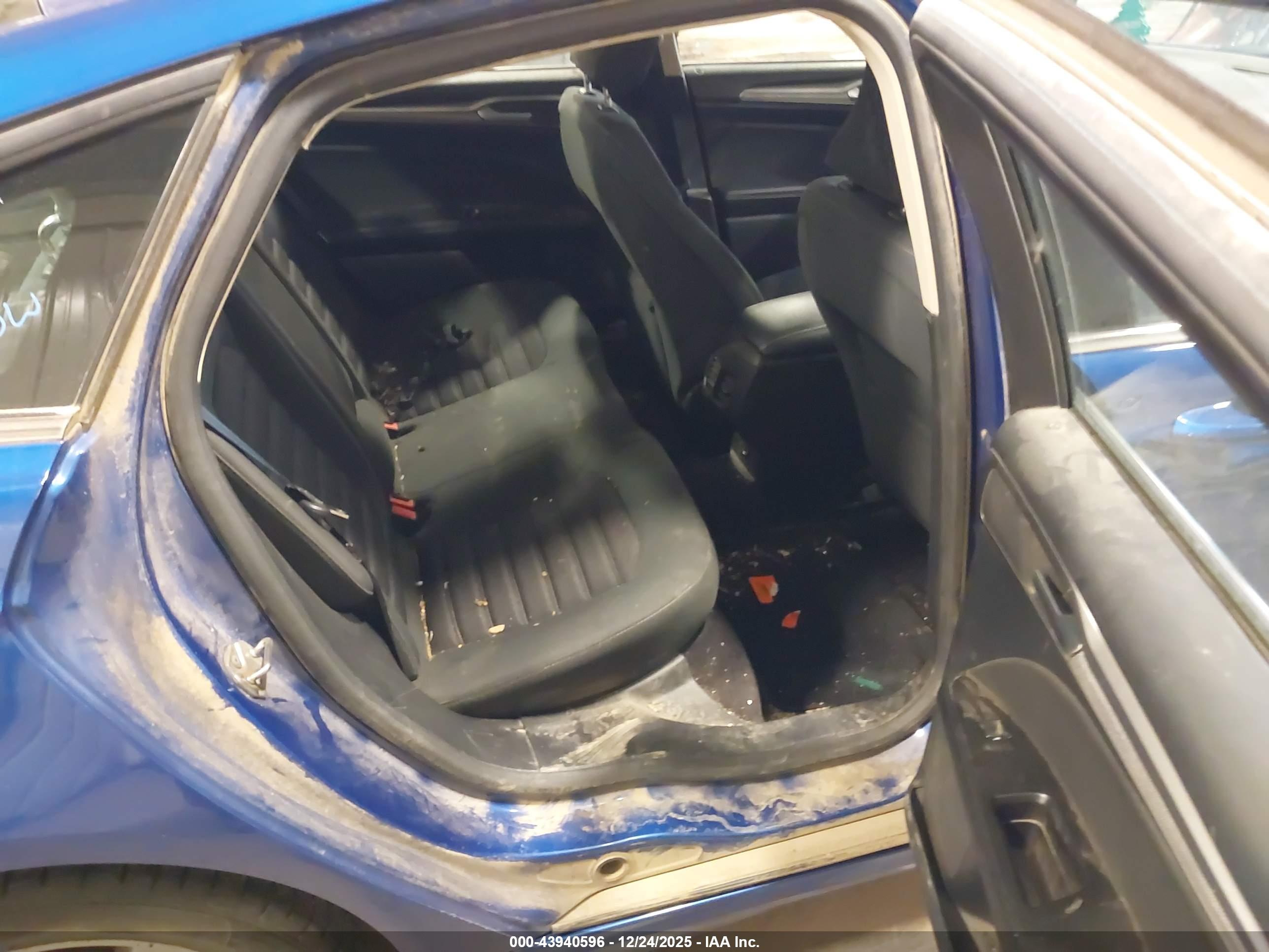 FORD FUSION image 8