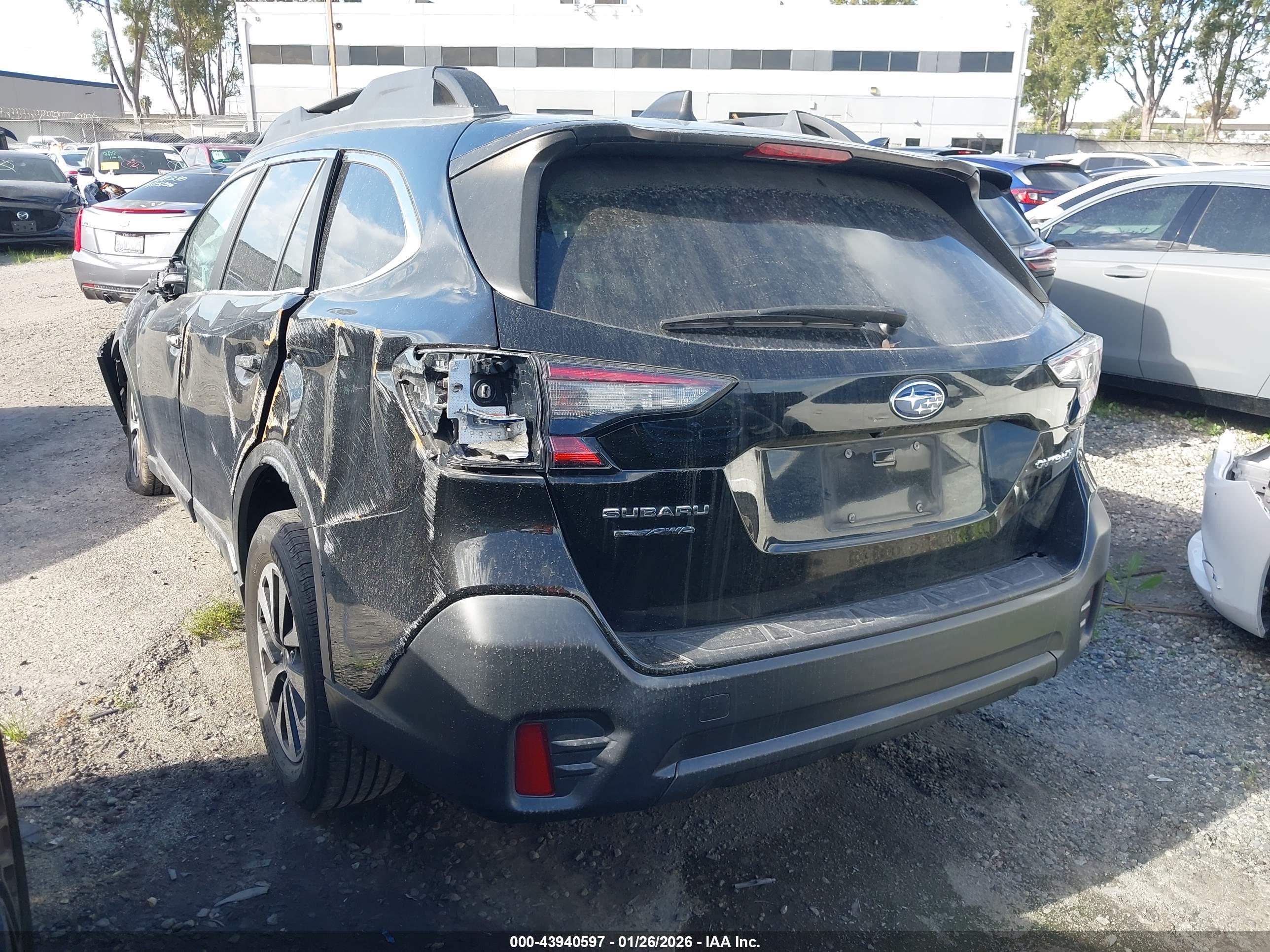 SUBARU OUTBACK image 3