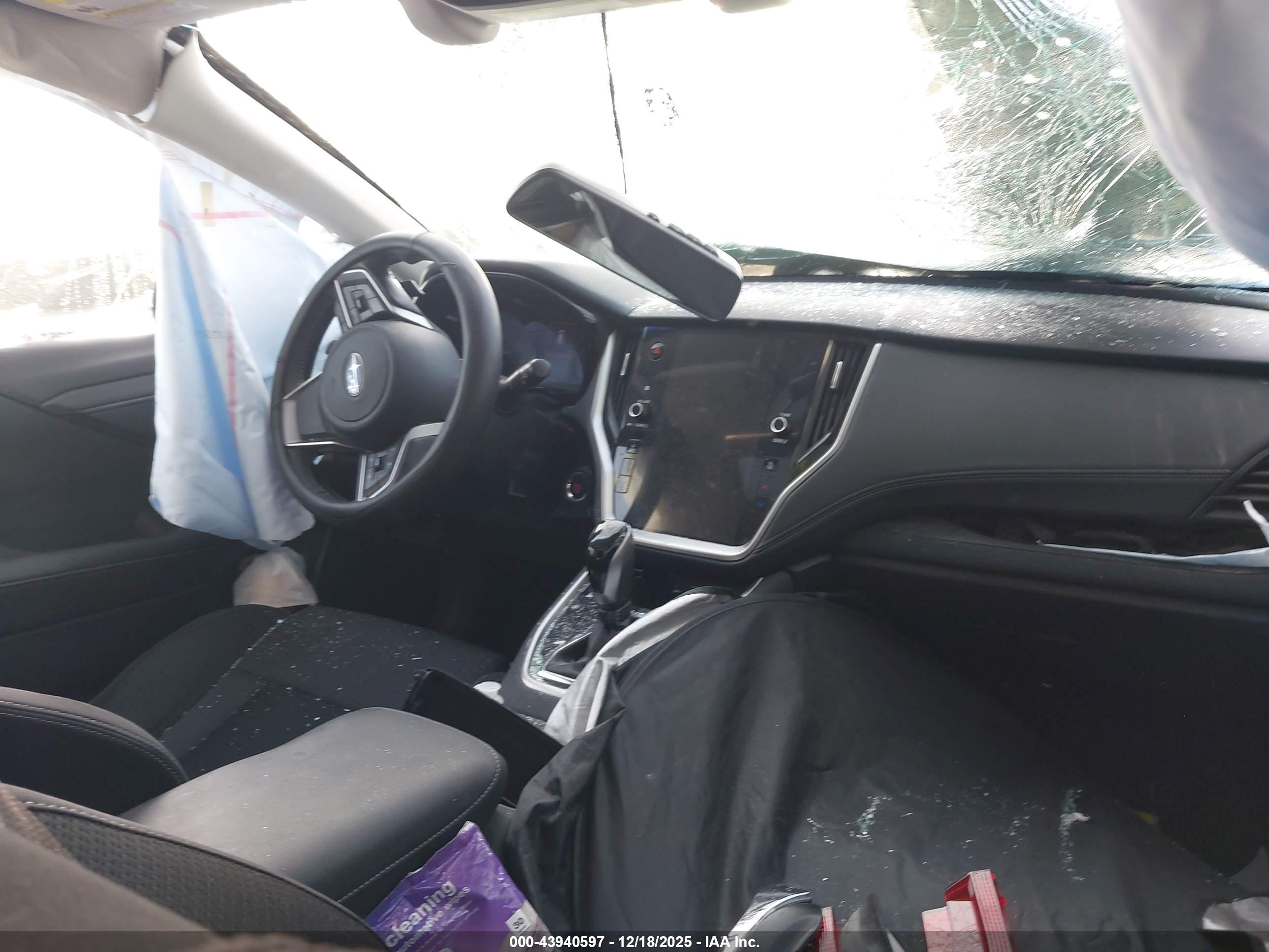 SUBARU OUTBACK image 5