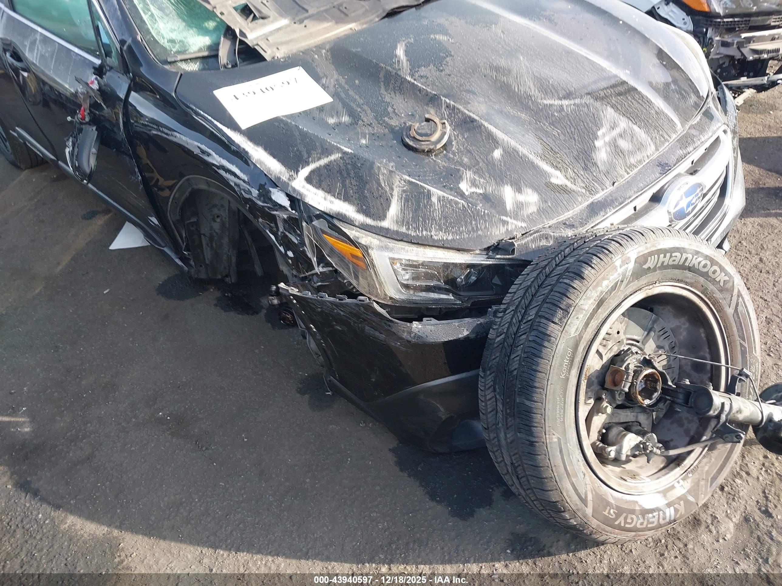SUBARU OUTBACK image 6