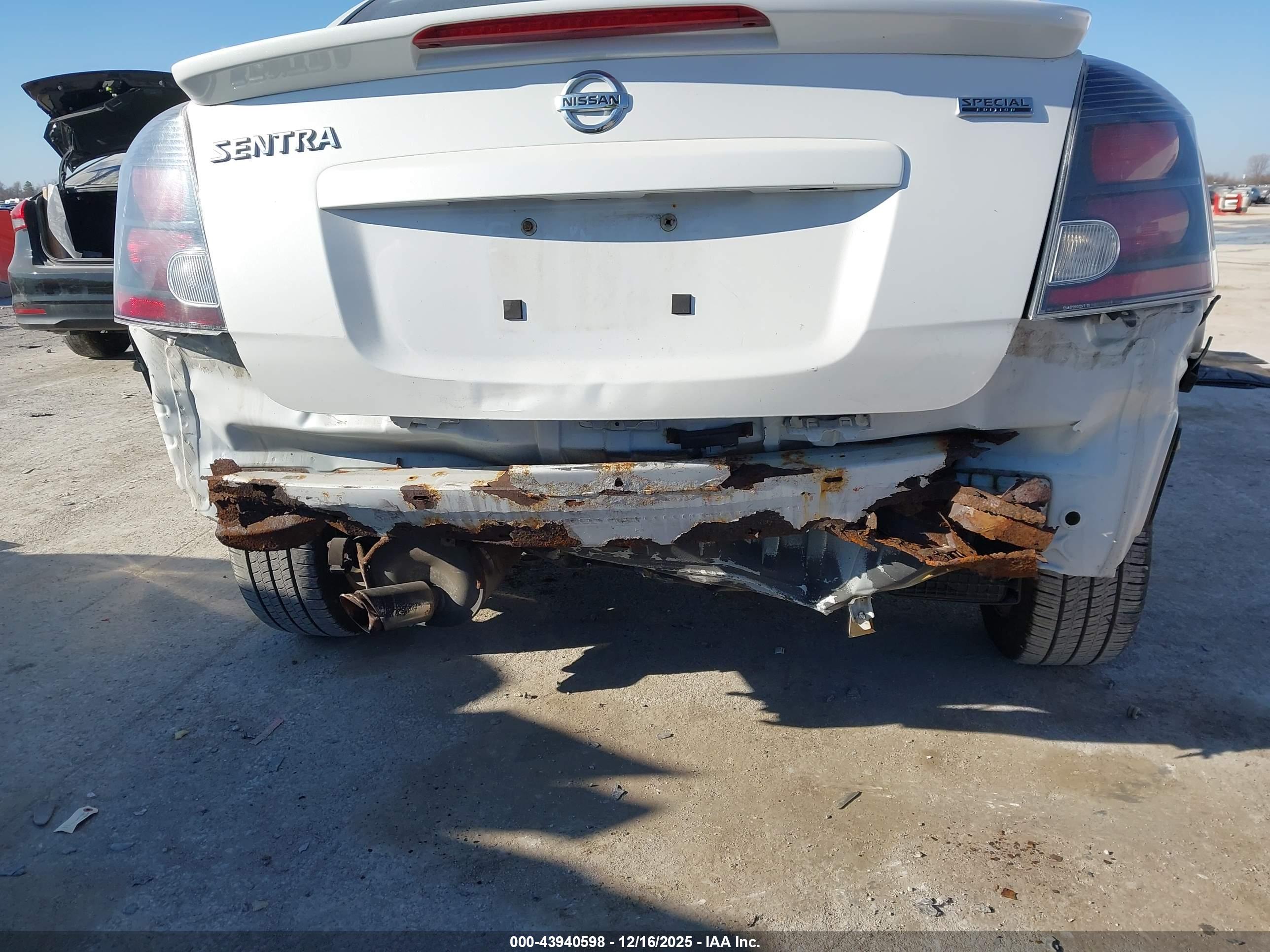 NISSAN SENTRA image 6