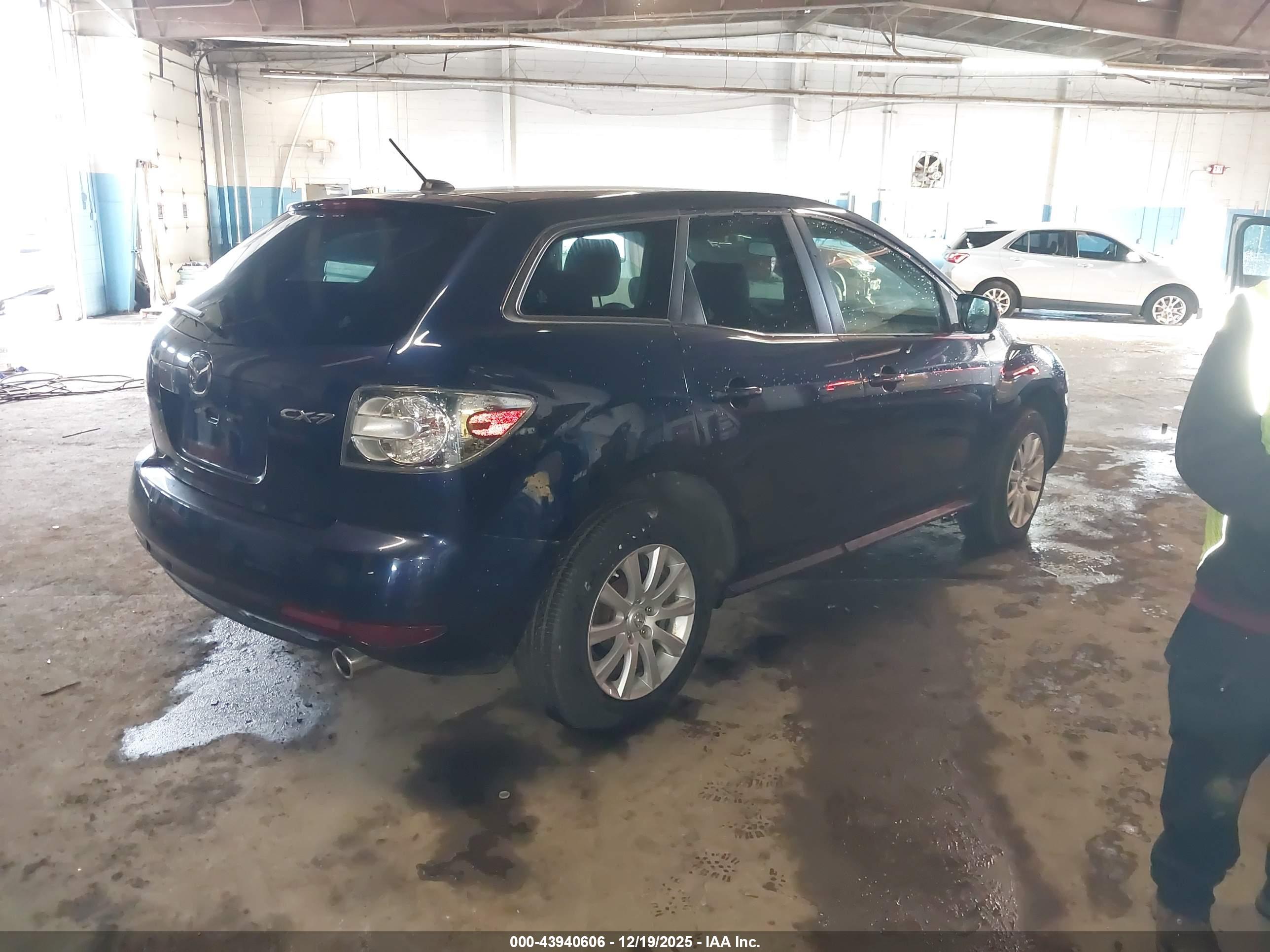MAZDA CX-7 image 4