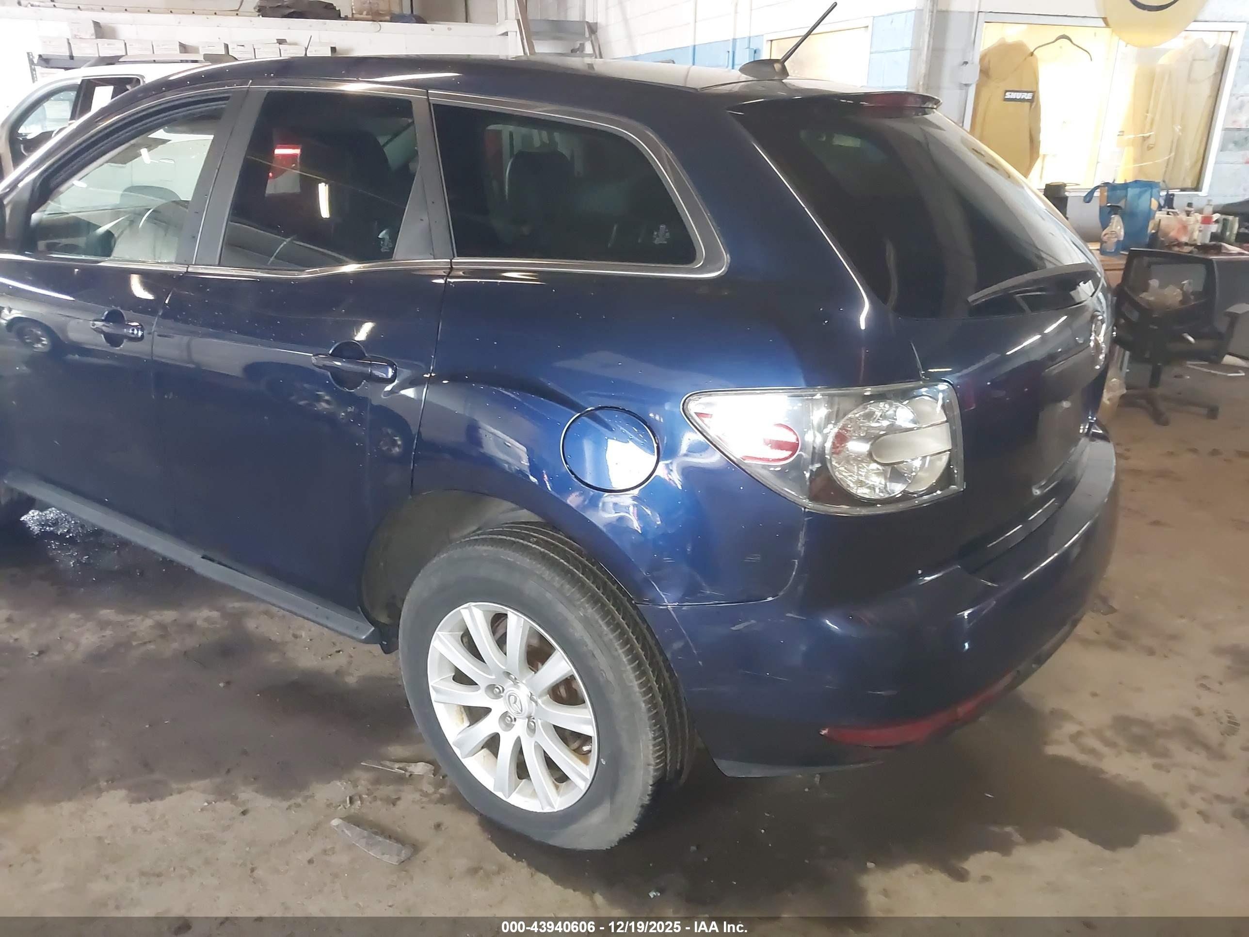 MAZDA CX-7 image 6
