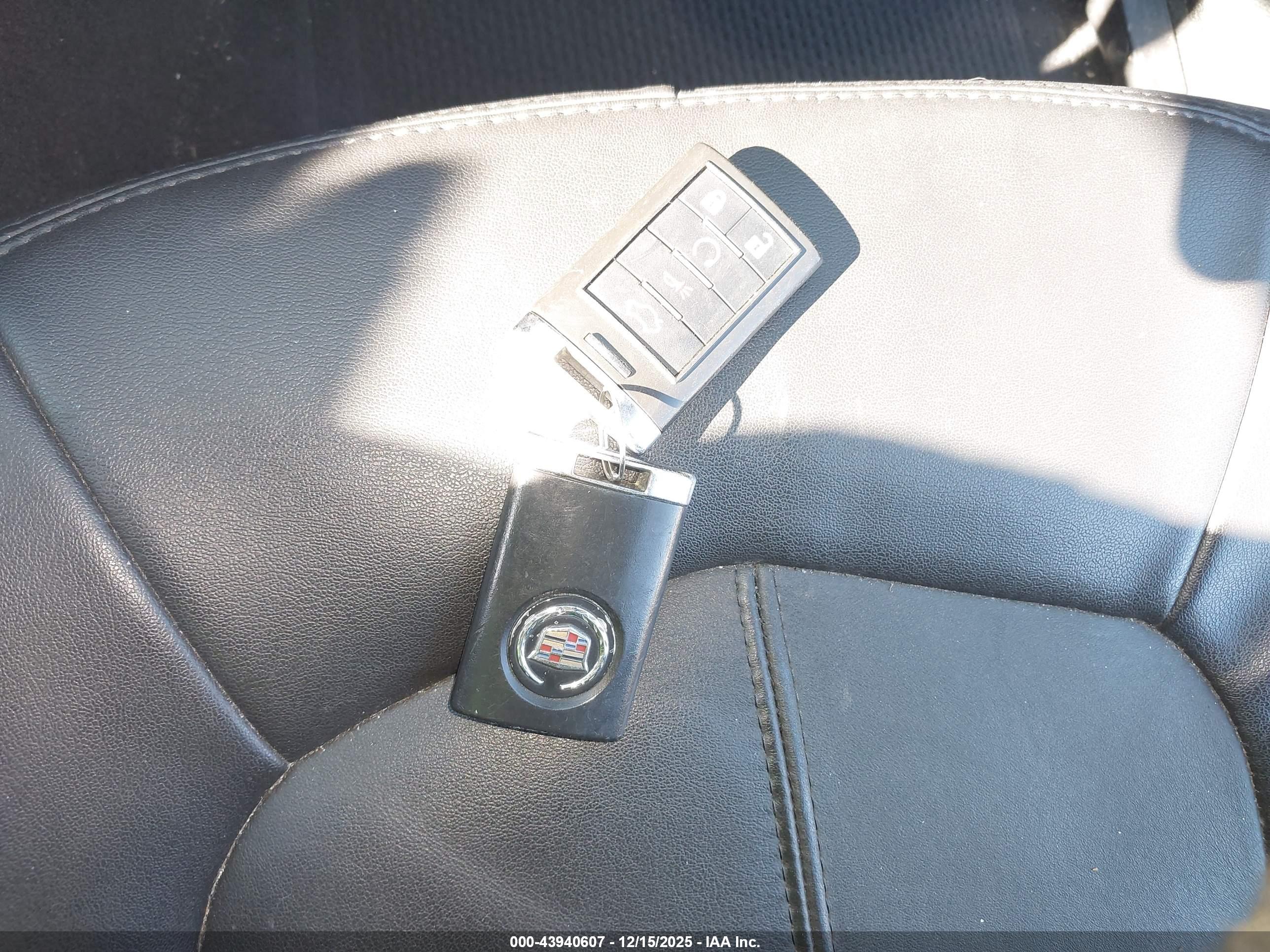 CADILLAC CTS image 11