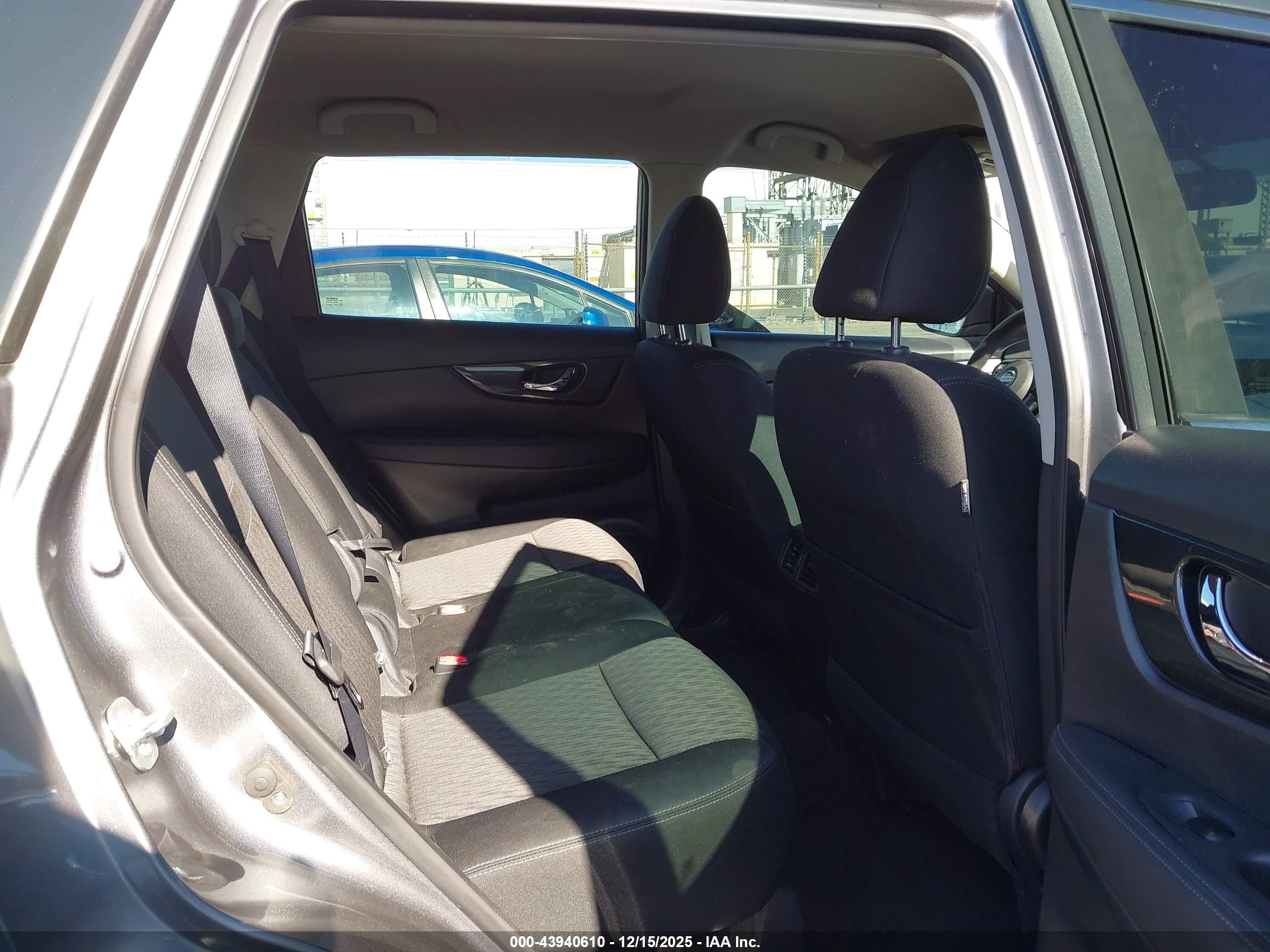 NISSAN ROGUE image 8