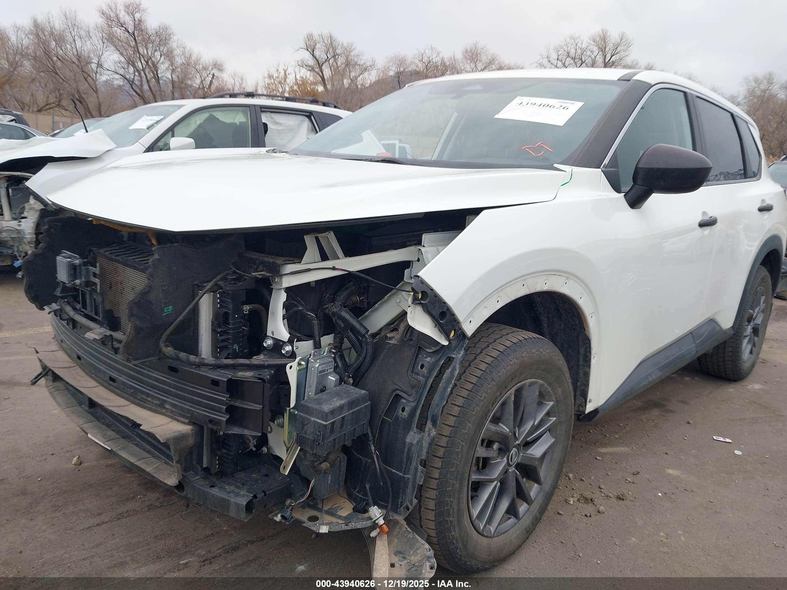 NISSAN ROGUE image 2