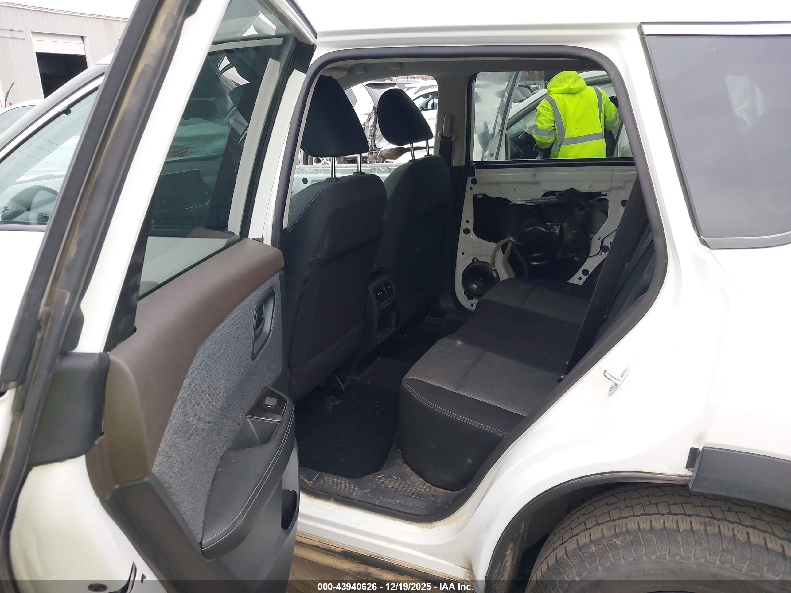 NISSAN ROGUE image 8