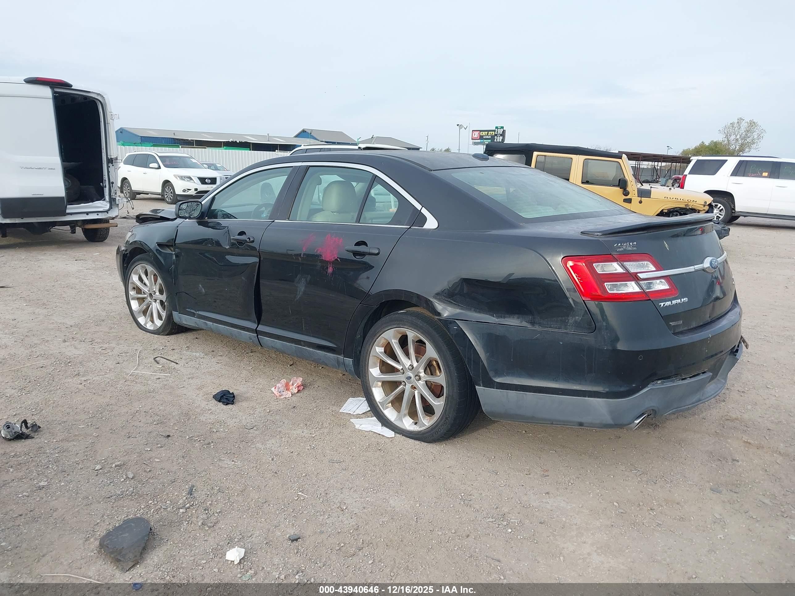FORD TAURUS image 3