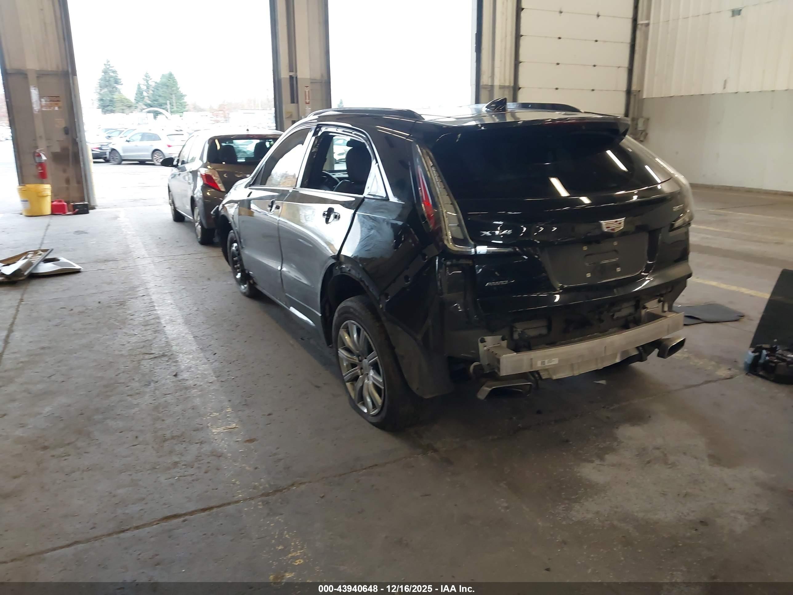 CADILLAC XT4 image 3
