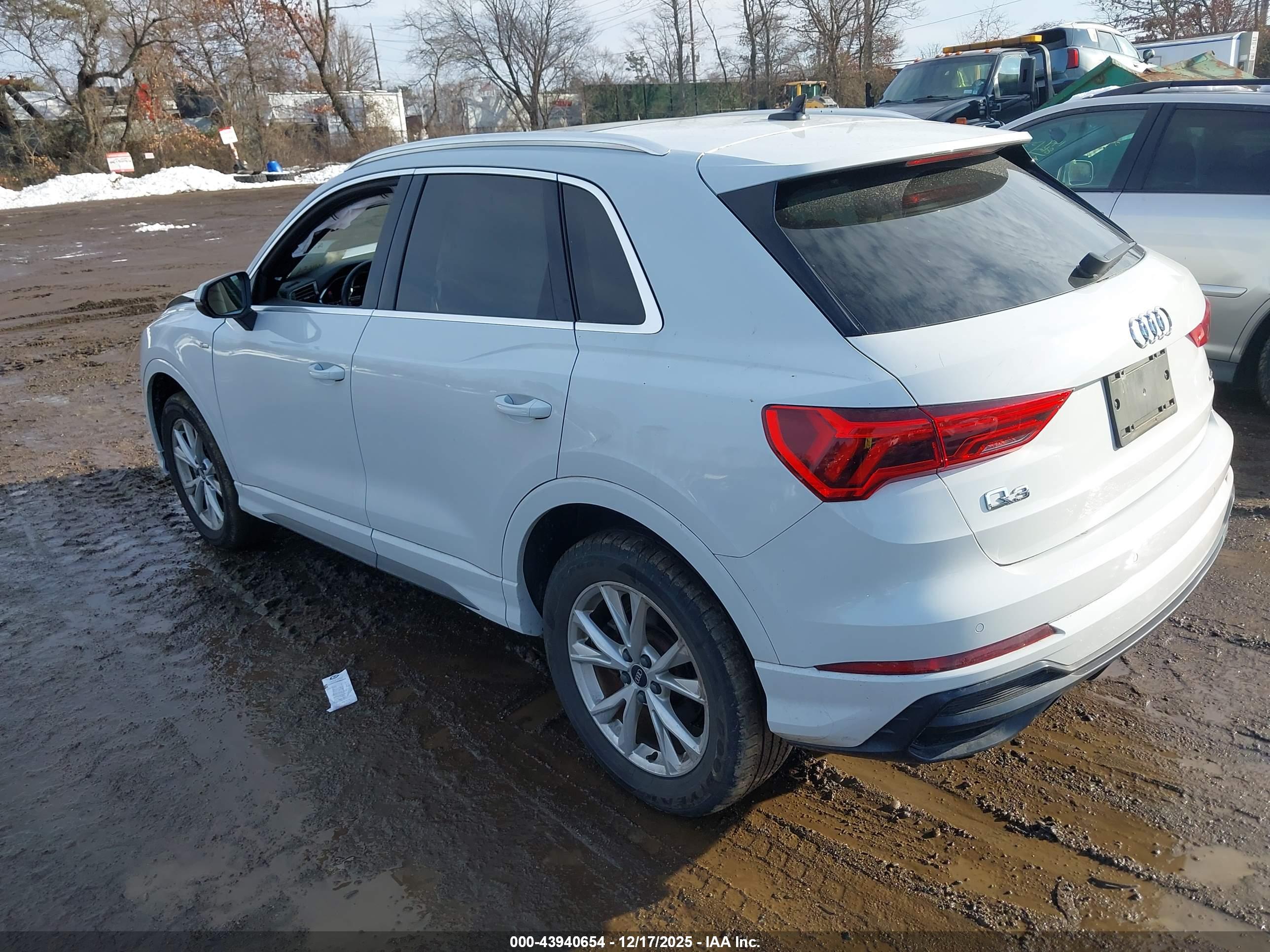 AUDI Q3 image 3
