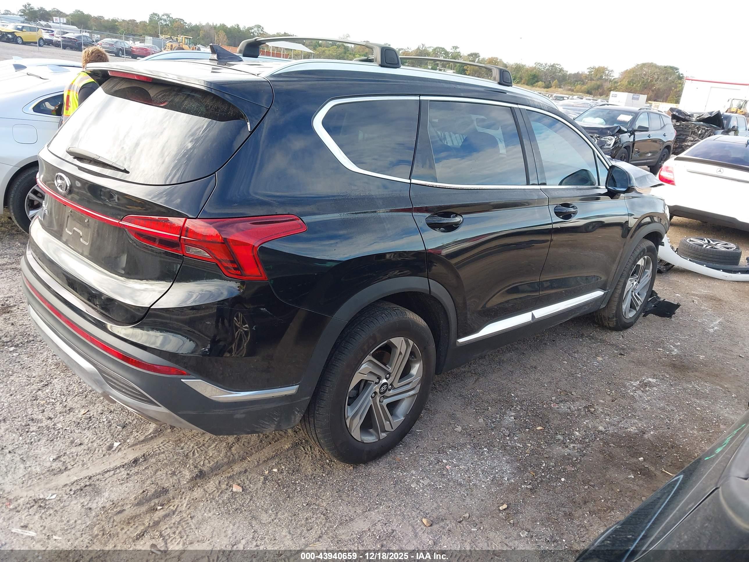HYUNDAI SANTA image 4
