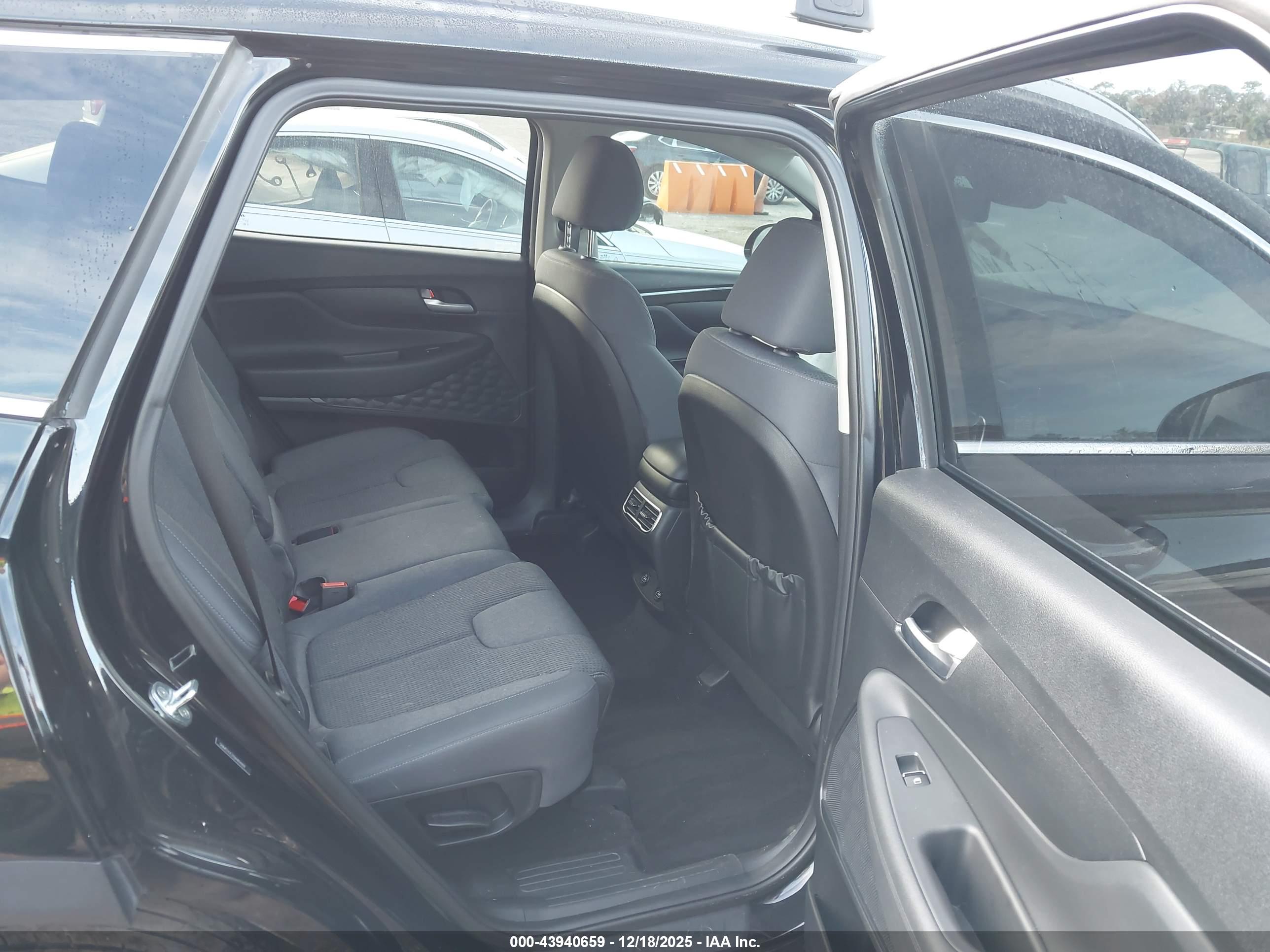 HYUNDAI SANTA image 8