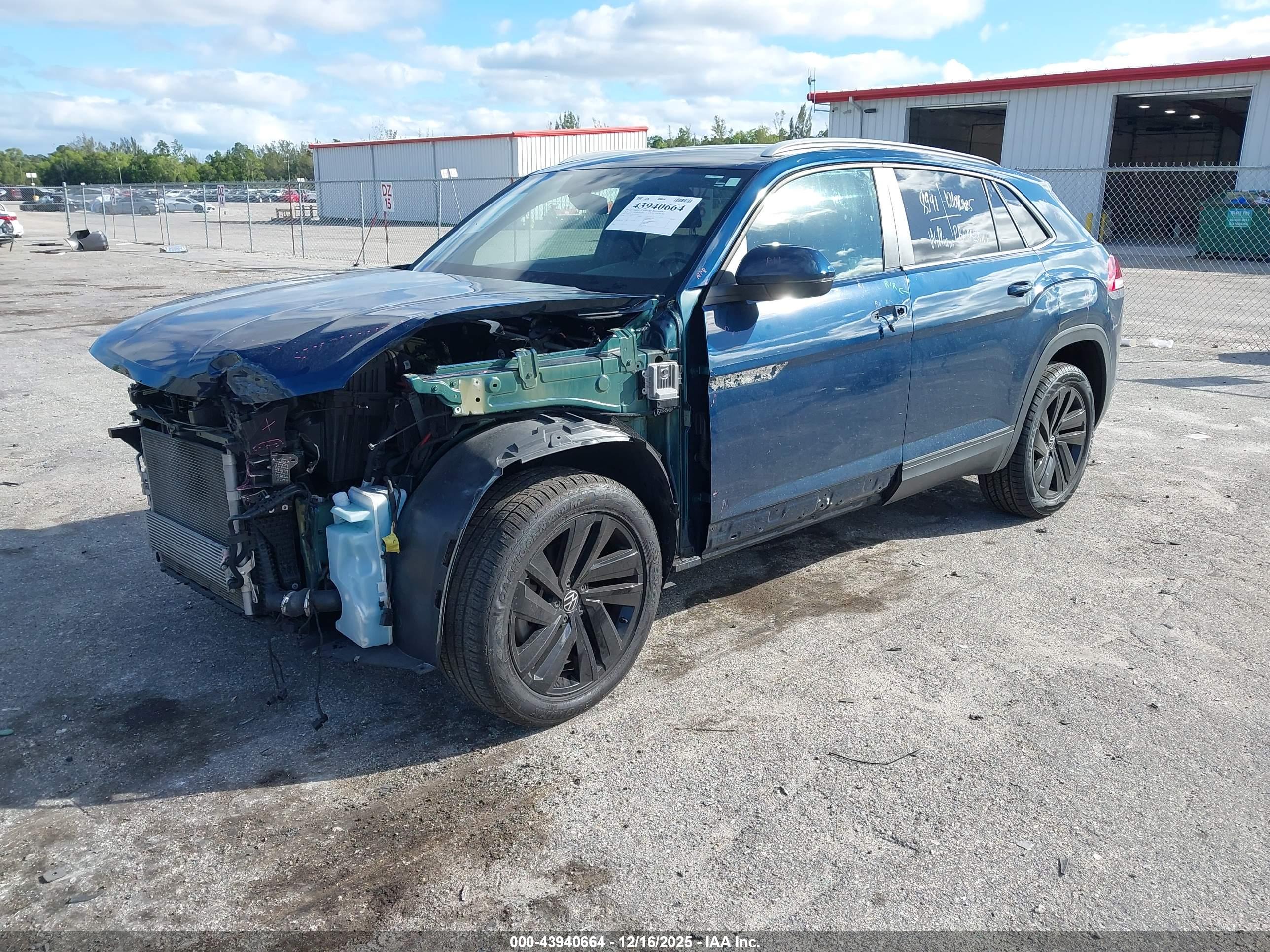 VOLKSWAGEN ATLAS image 2