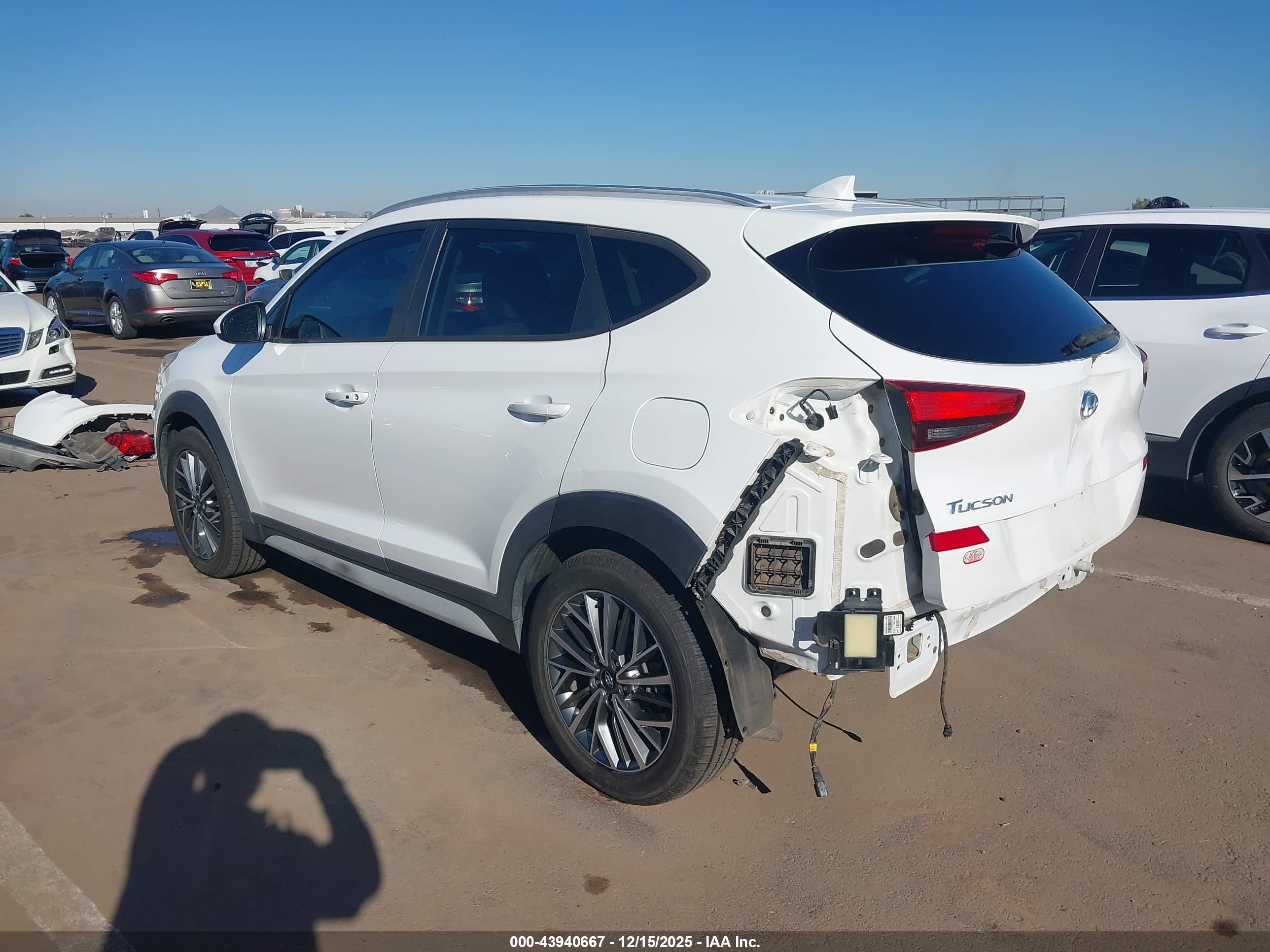 HYUNDAI TUCSON image 3