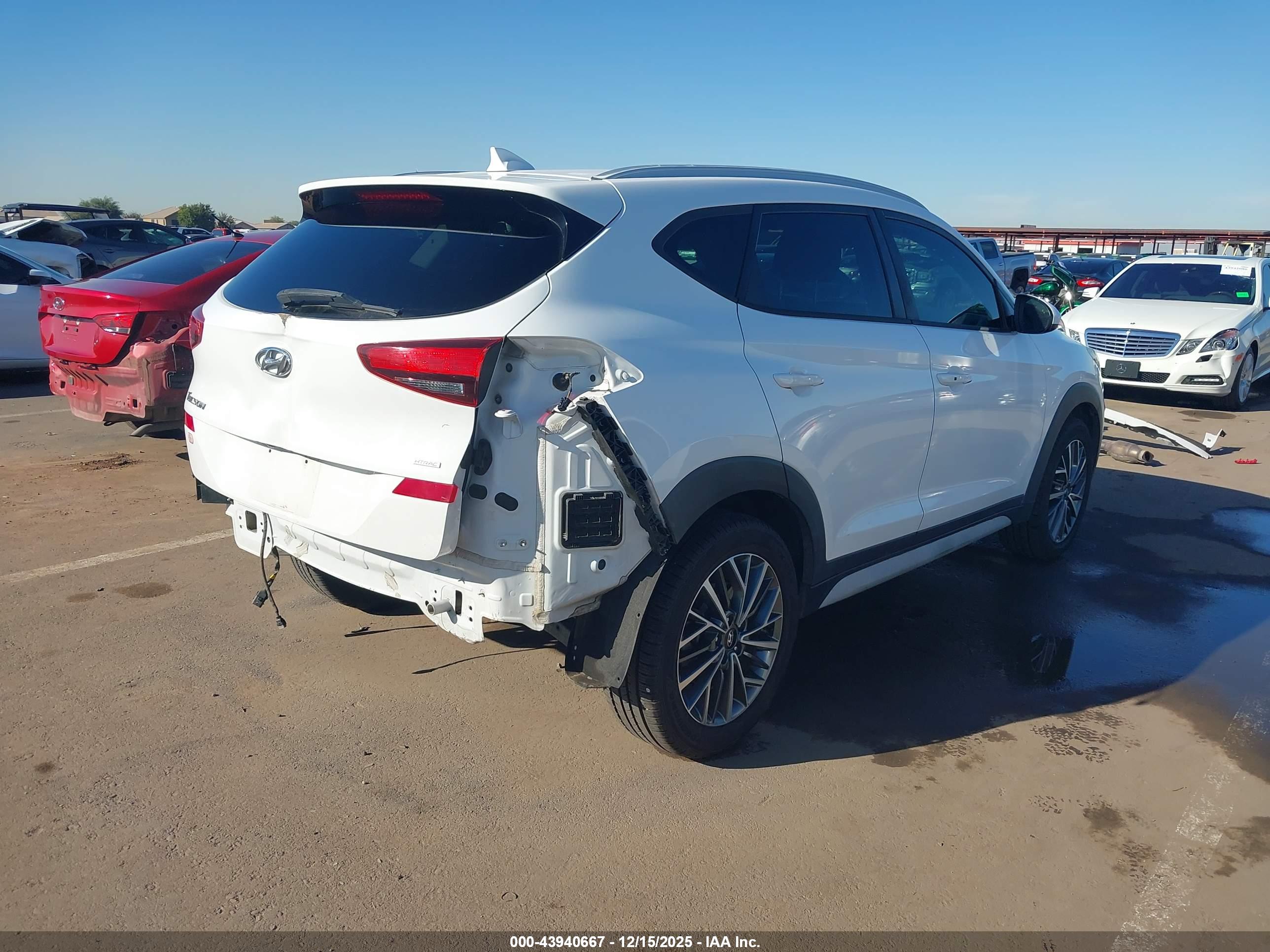 HYUNDAI TUCSON image 4