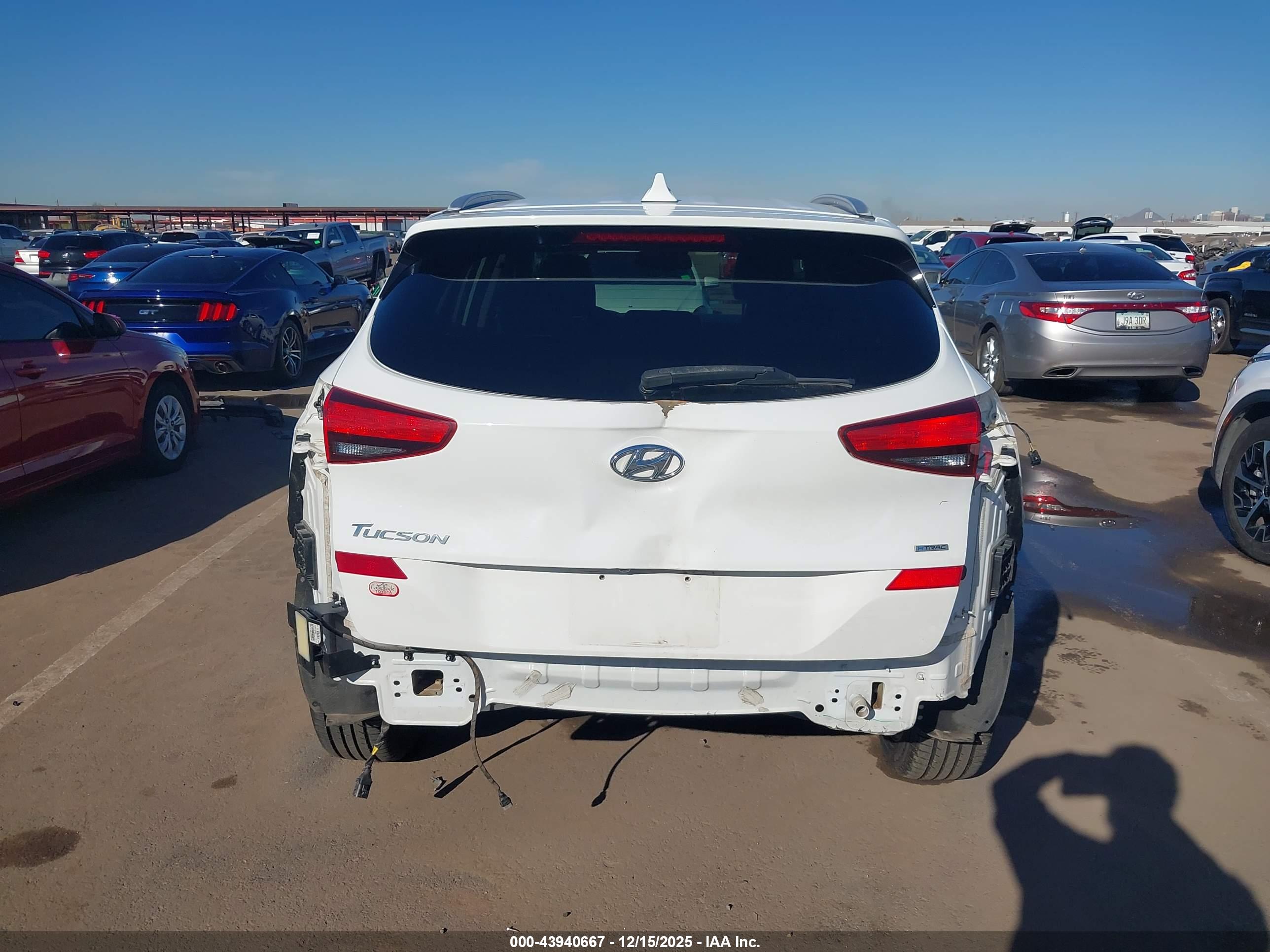 HYUNDAI TUCSON image 6