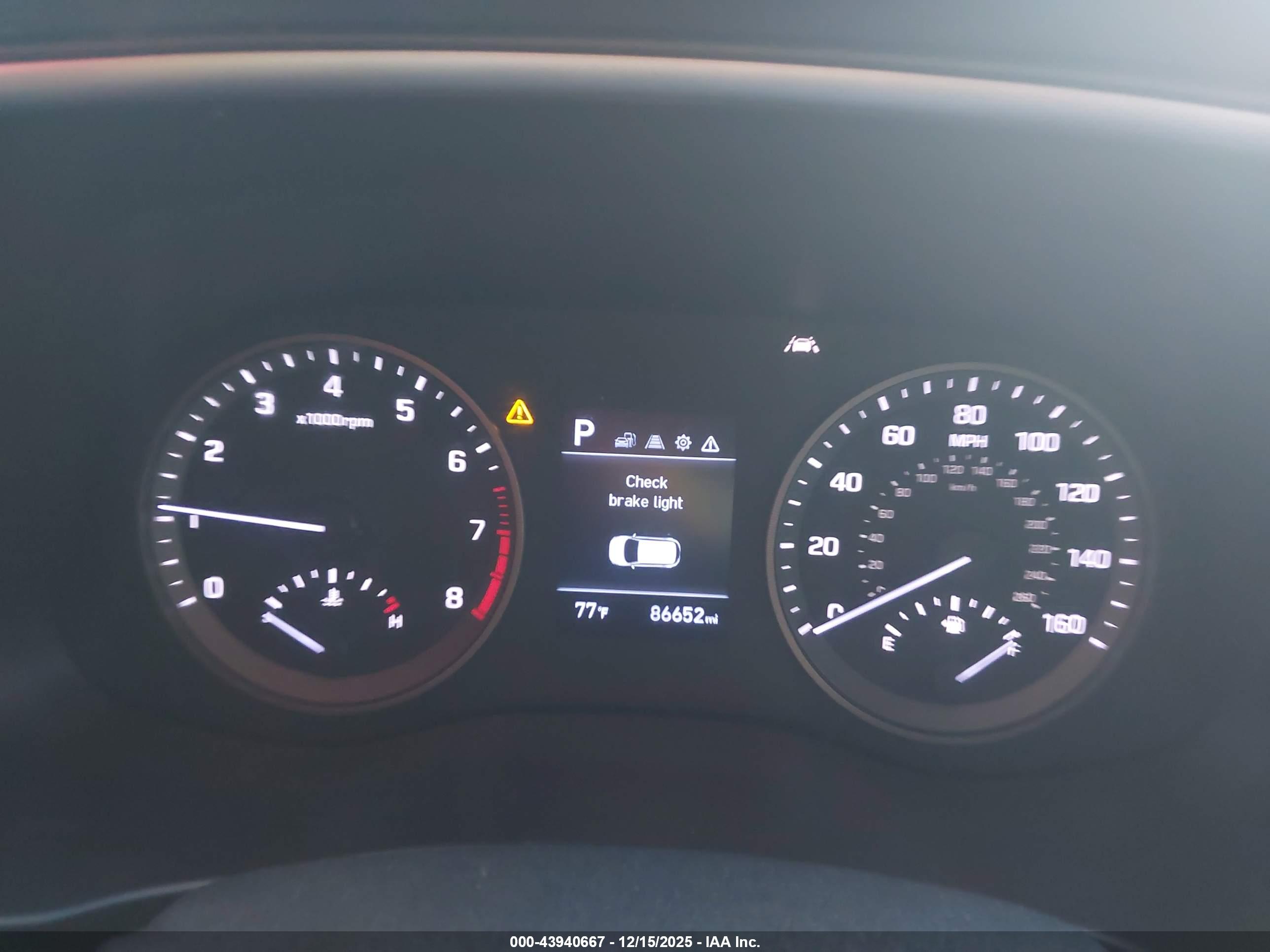 HYUNDAI TUCSON image 7