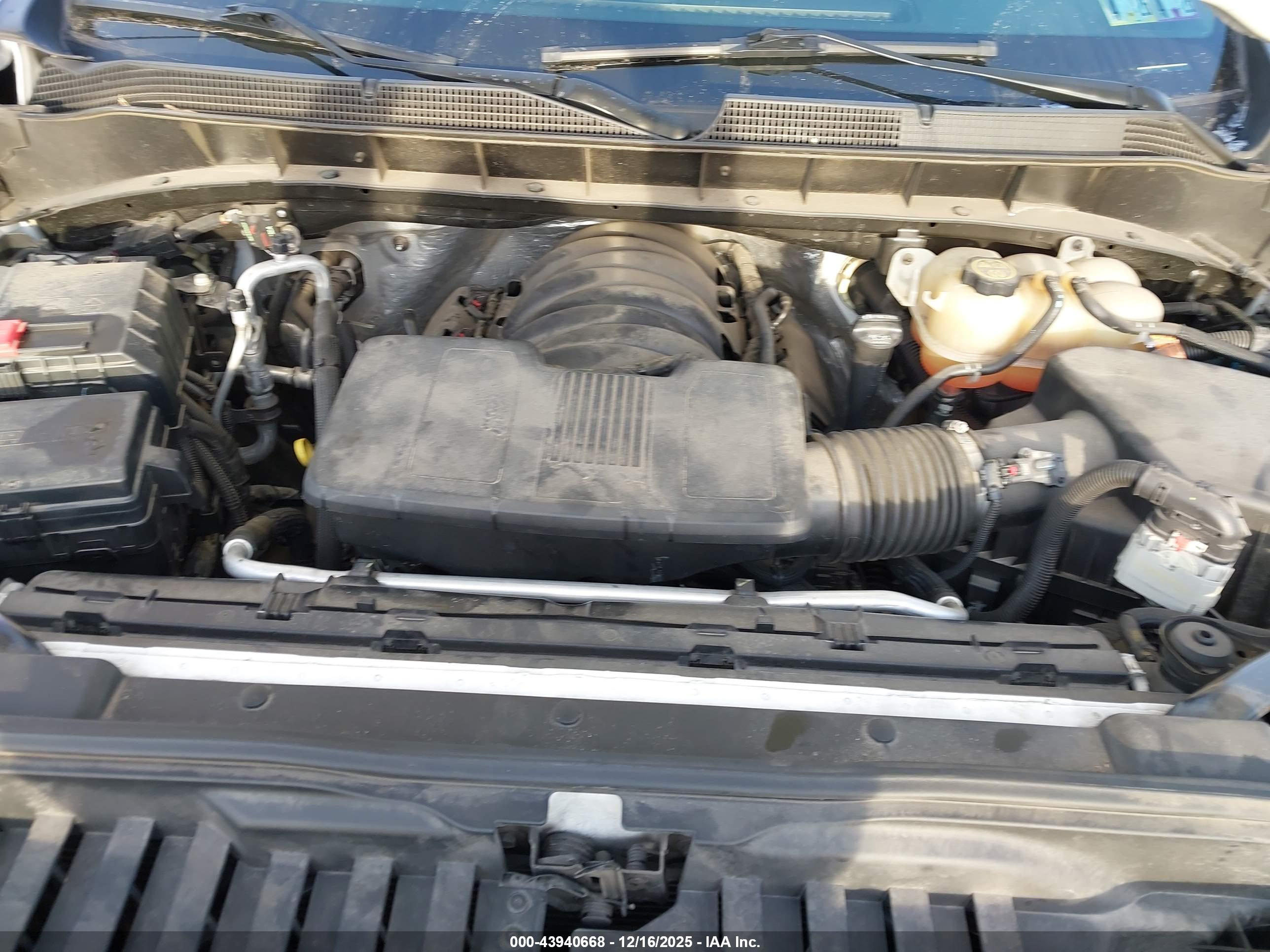 CHEVROLET SILVERADO image 10