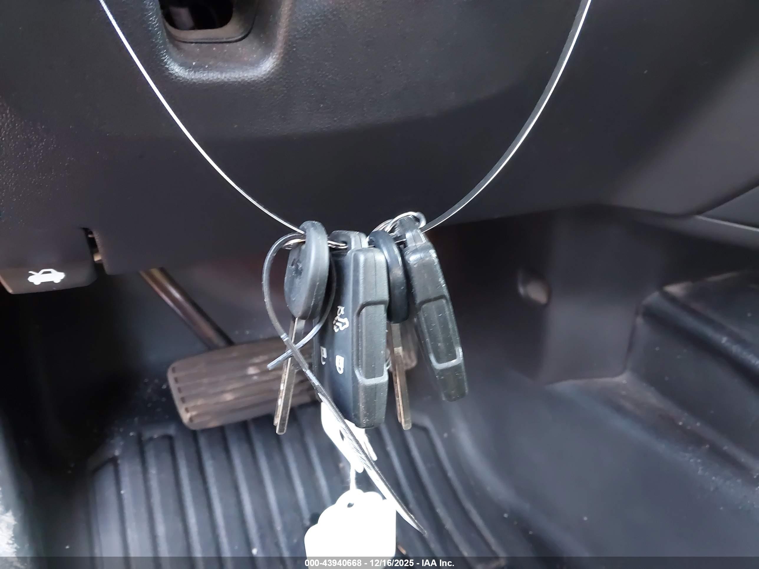 CHEVROLET SILVERADO image 11