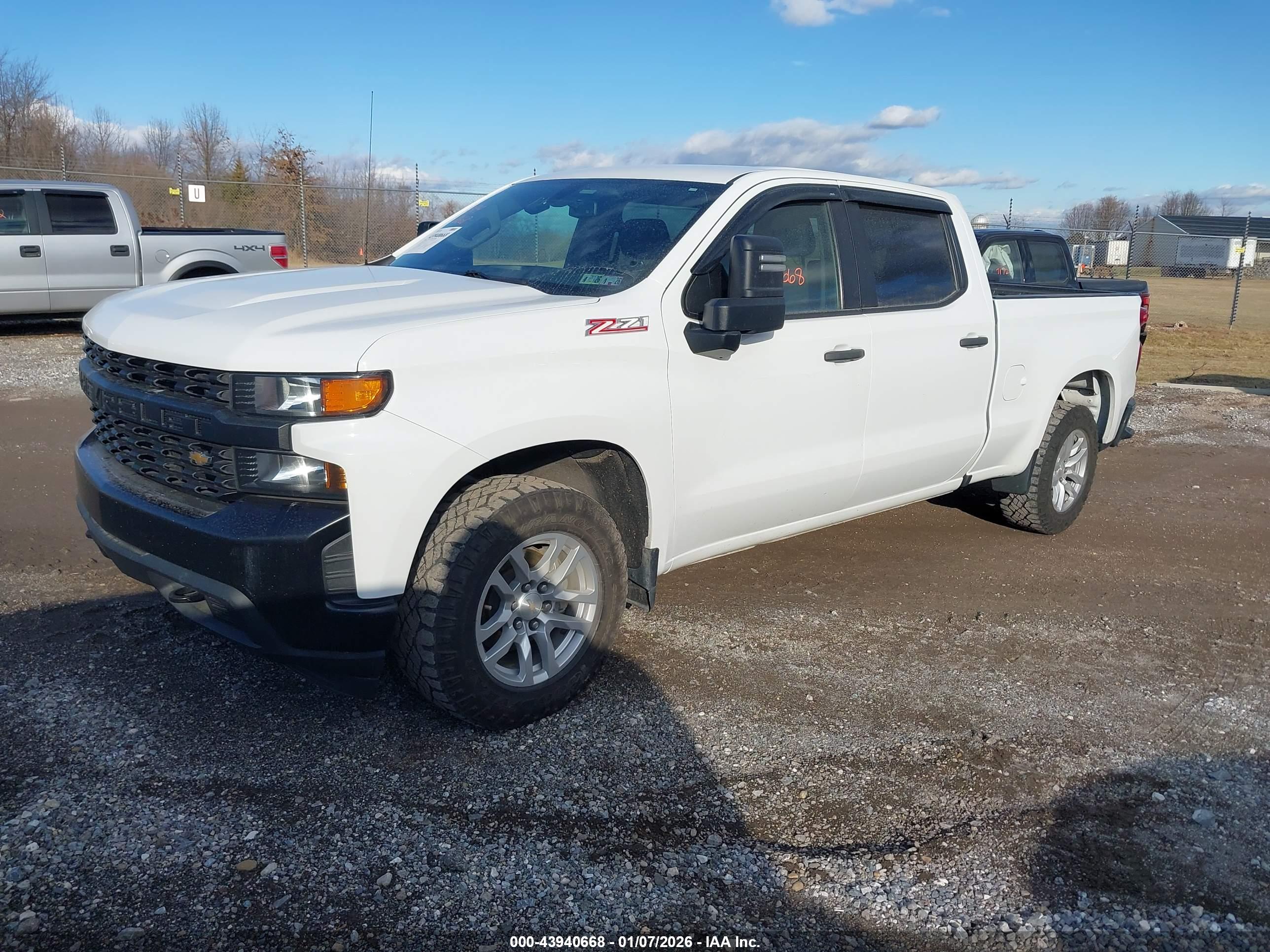 CHEVROLET SILVERADO image 2