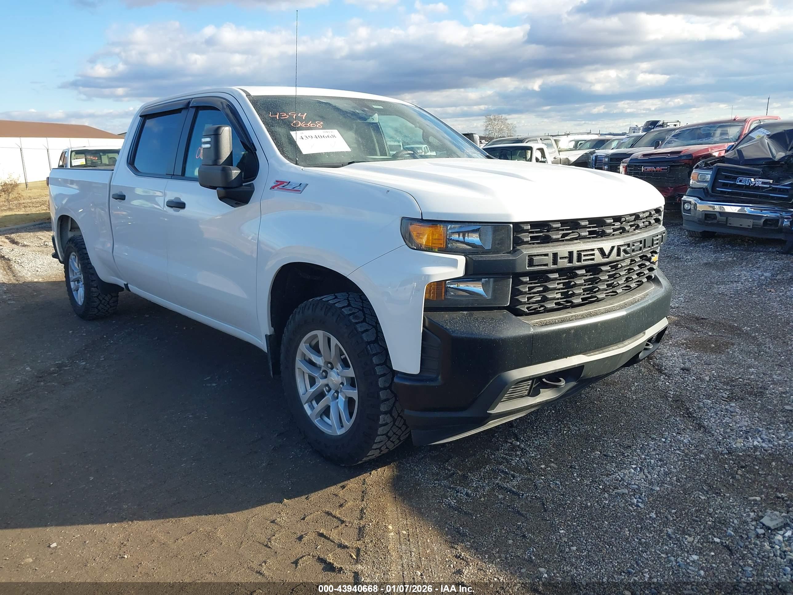 CHEVROLET SILVERADO image 6