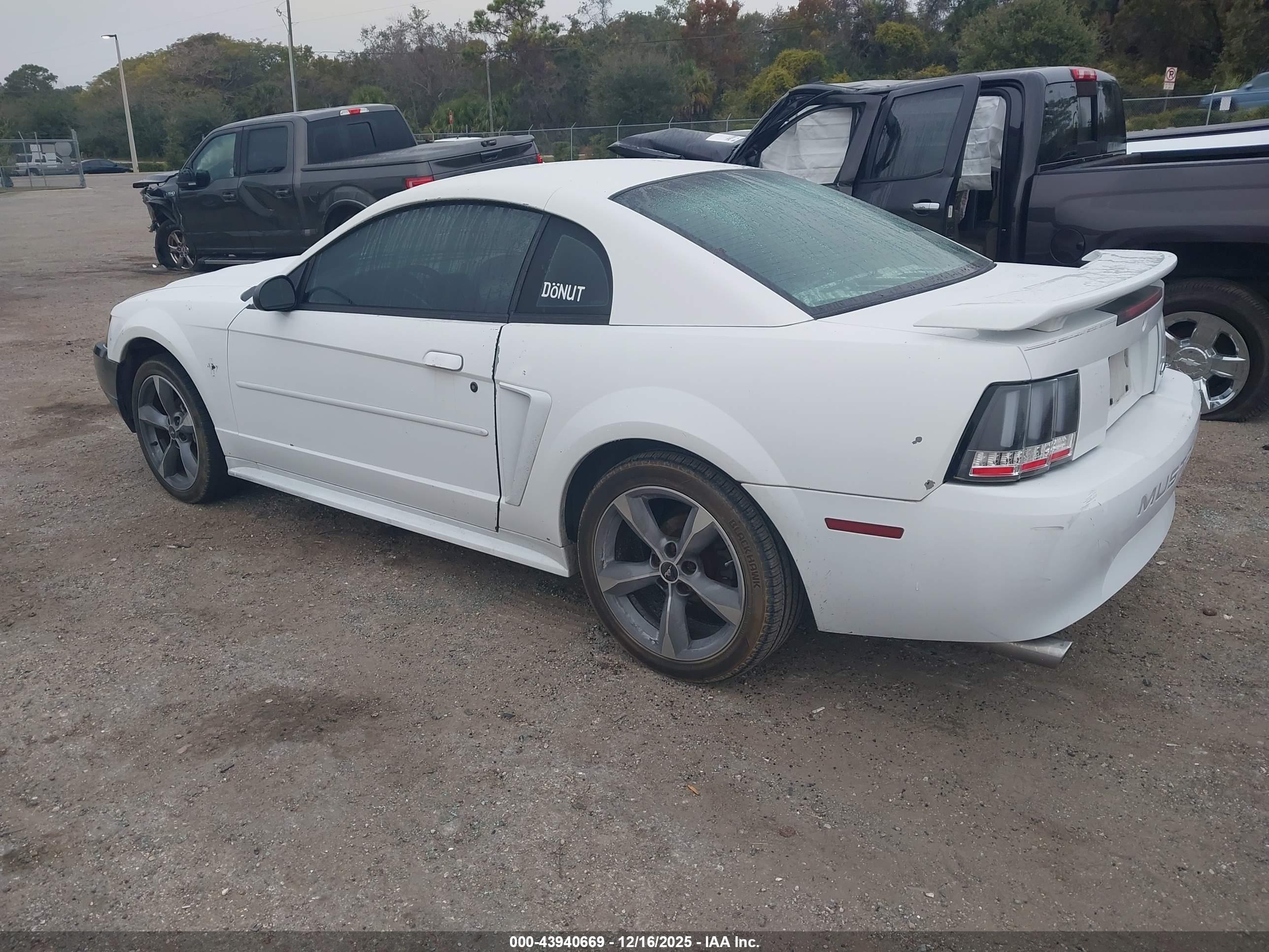FORD MUSTANG image 3