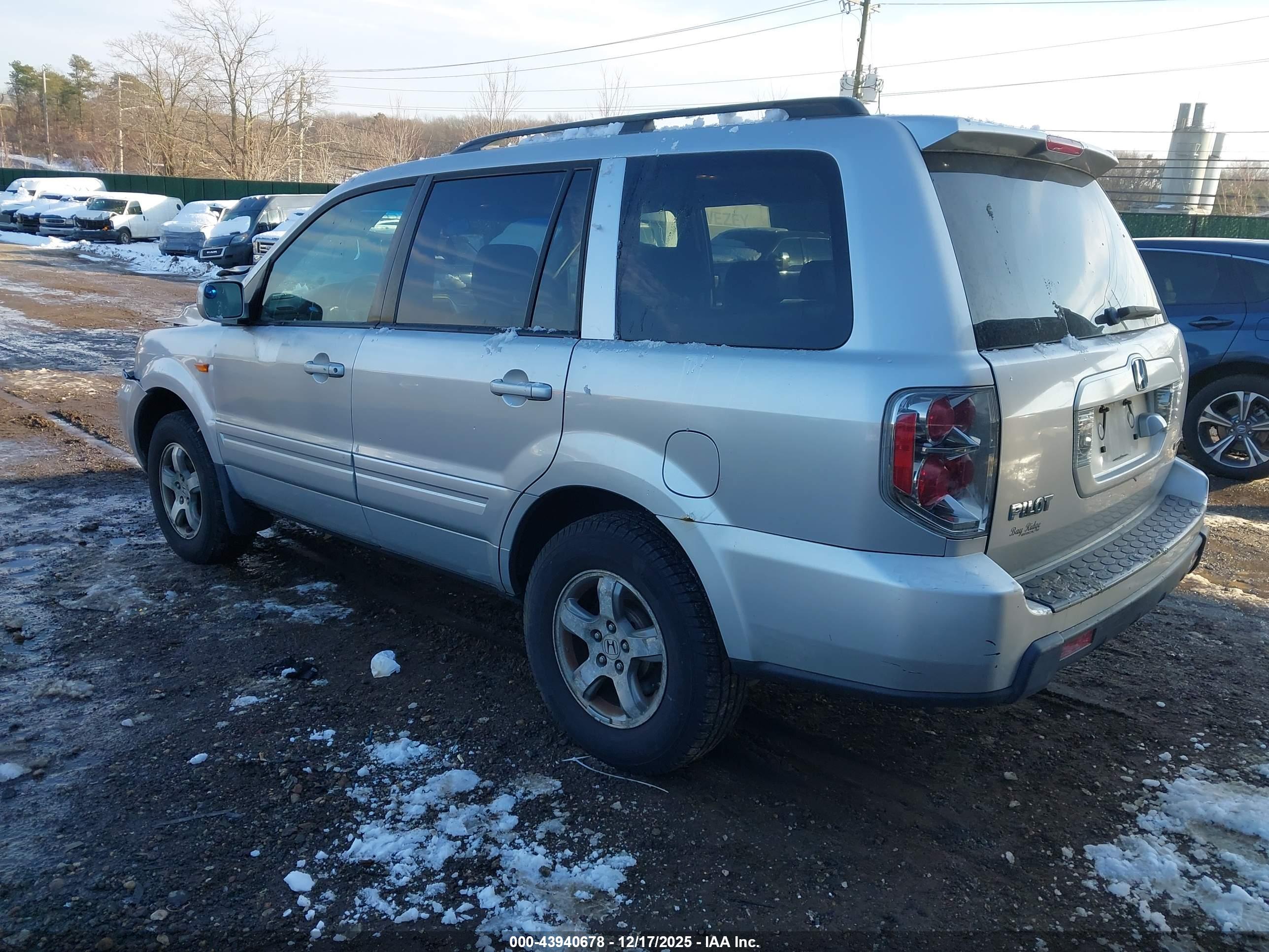 HONDA PILOT image 3