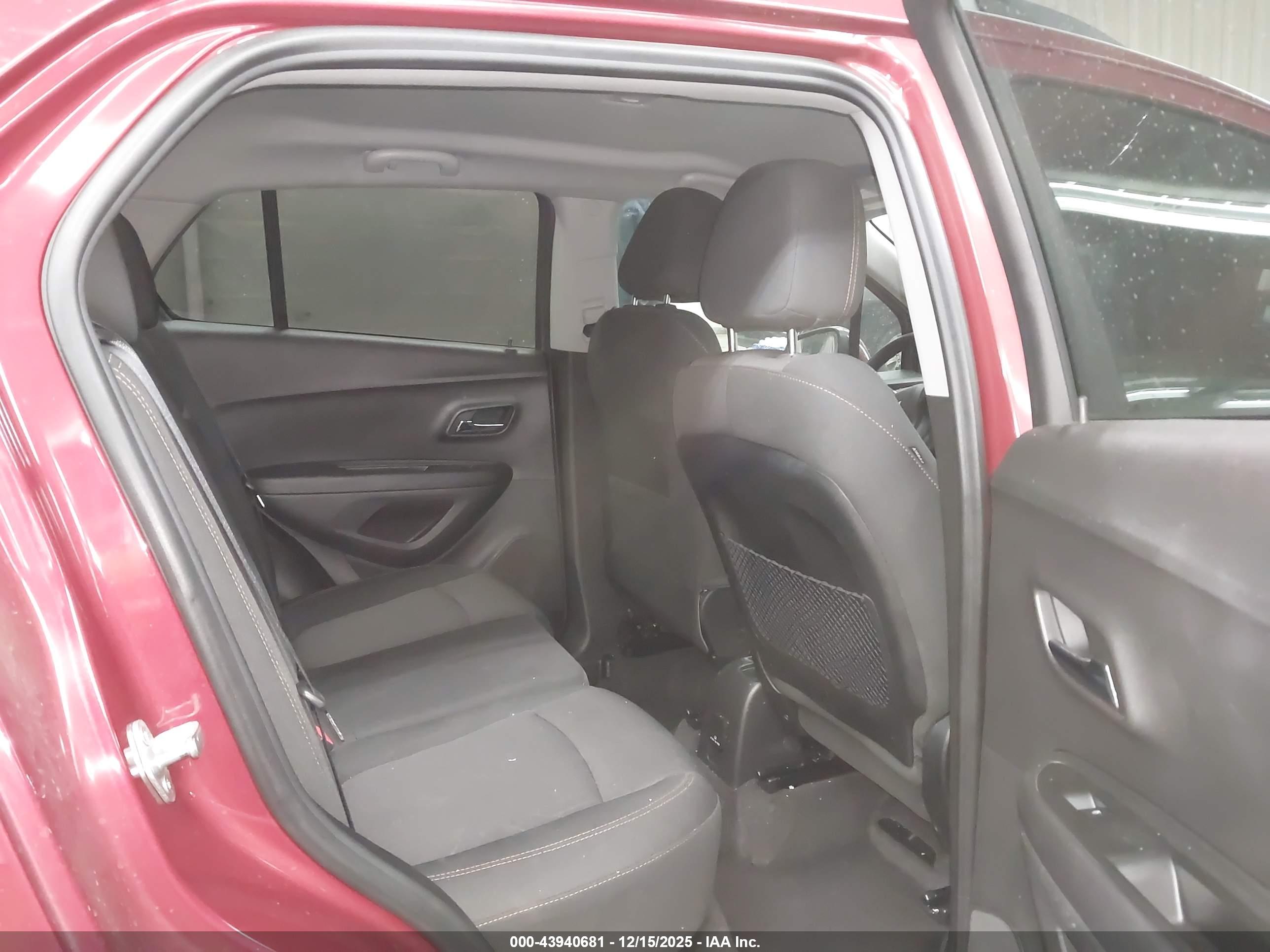 CHEVROLET TRAX image 8