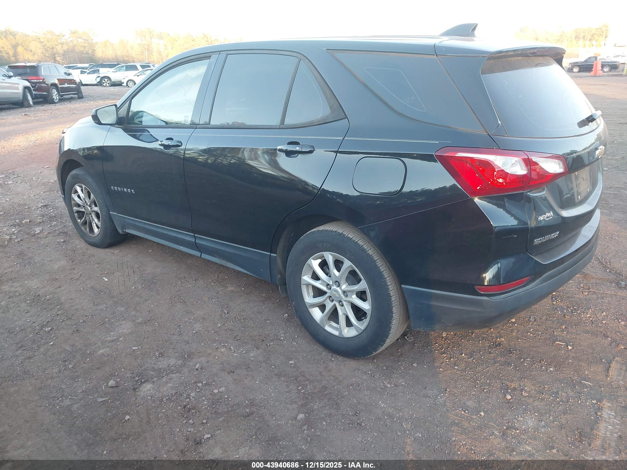 CHEVROLET EQUINOX image 3