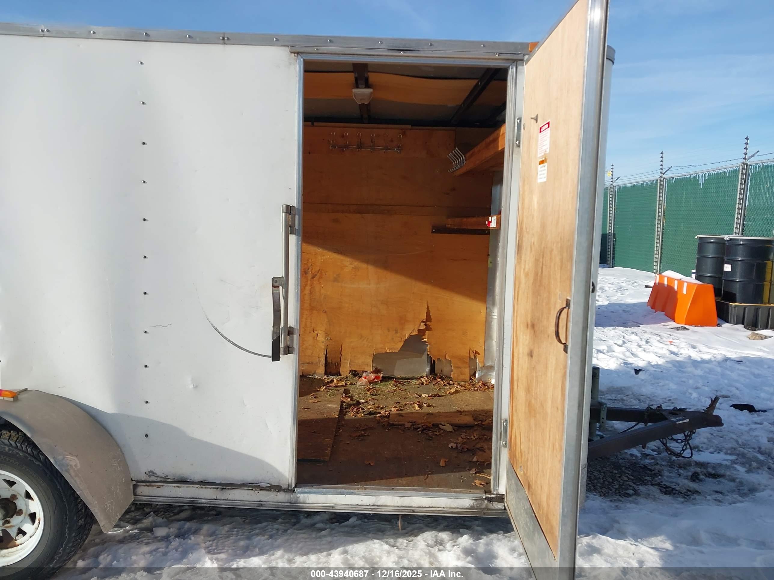 CARGO TRAILER image 5