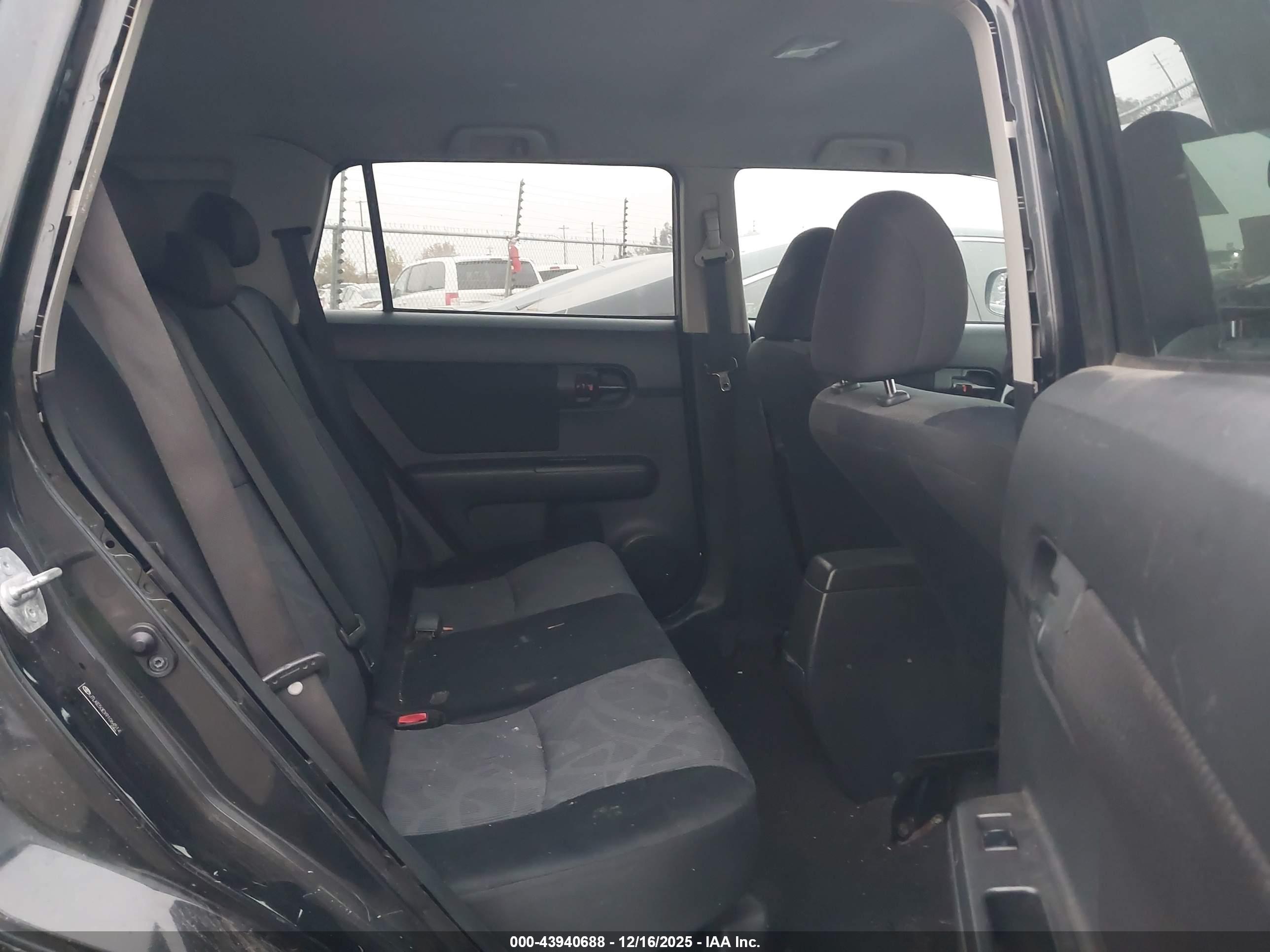 SCION XB image 8