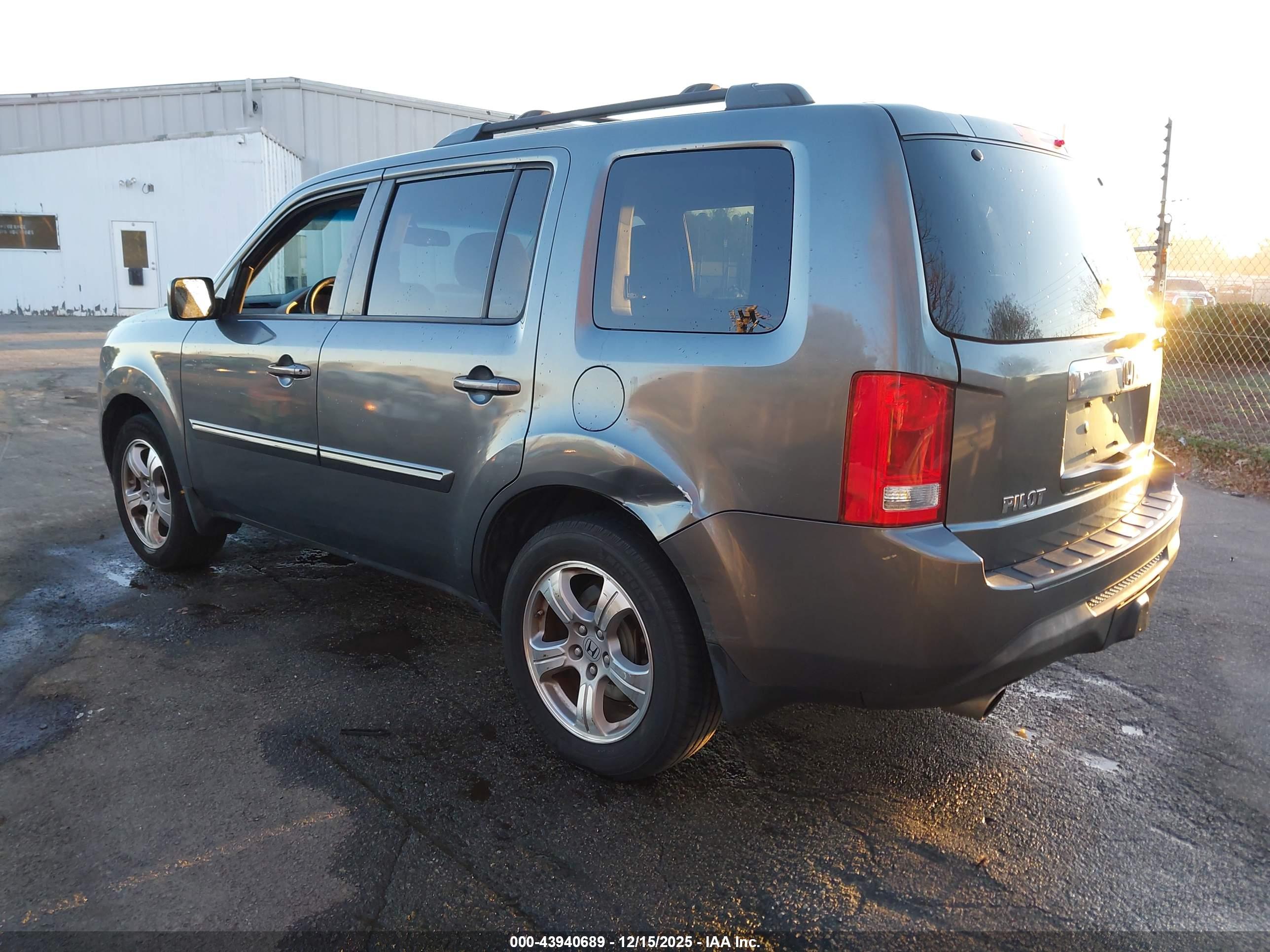 HONDA PILOT image 3